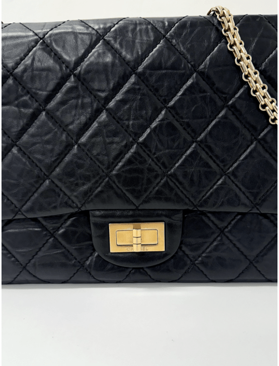 Grand Sac à main Chanel 2.55 Reissue en cuir de veau vieilli noir - Soline