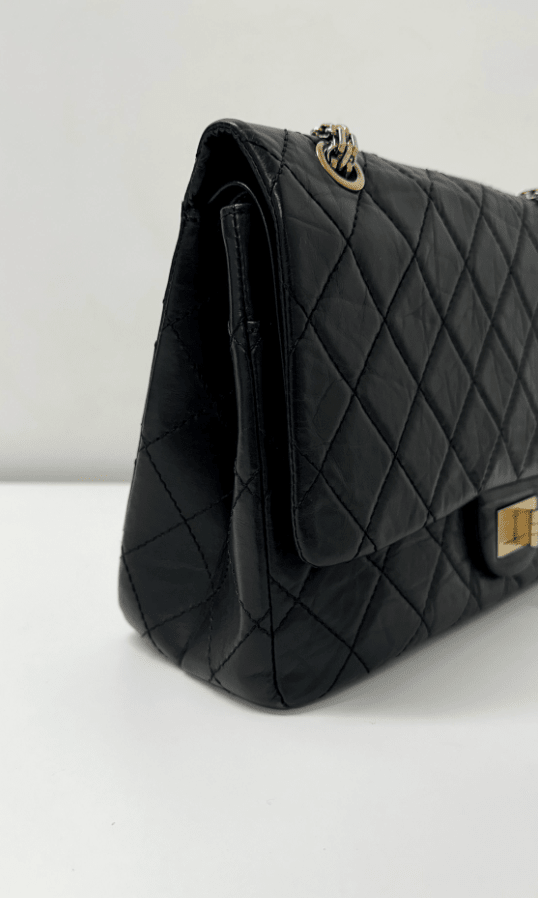 Grand Sac à main Chanel 2.55 Reissue en cuir de veau vieilli noir - Soline