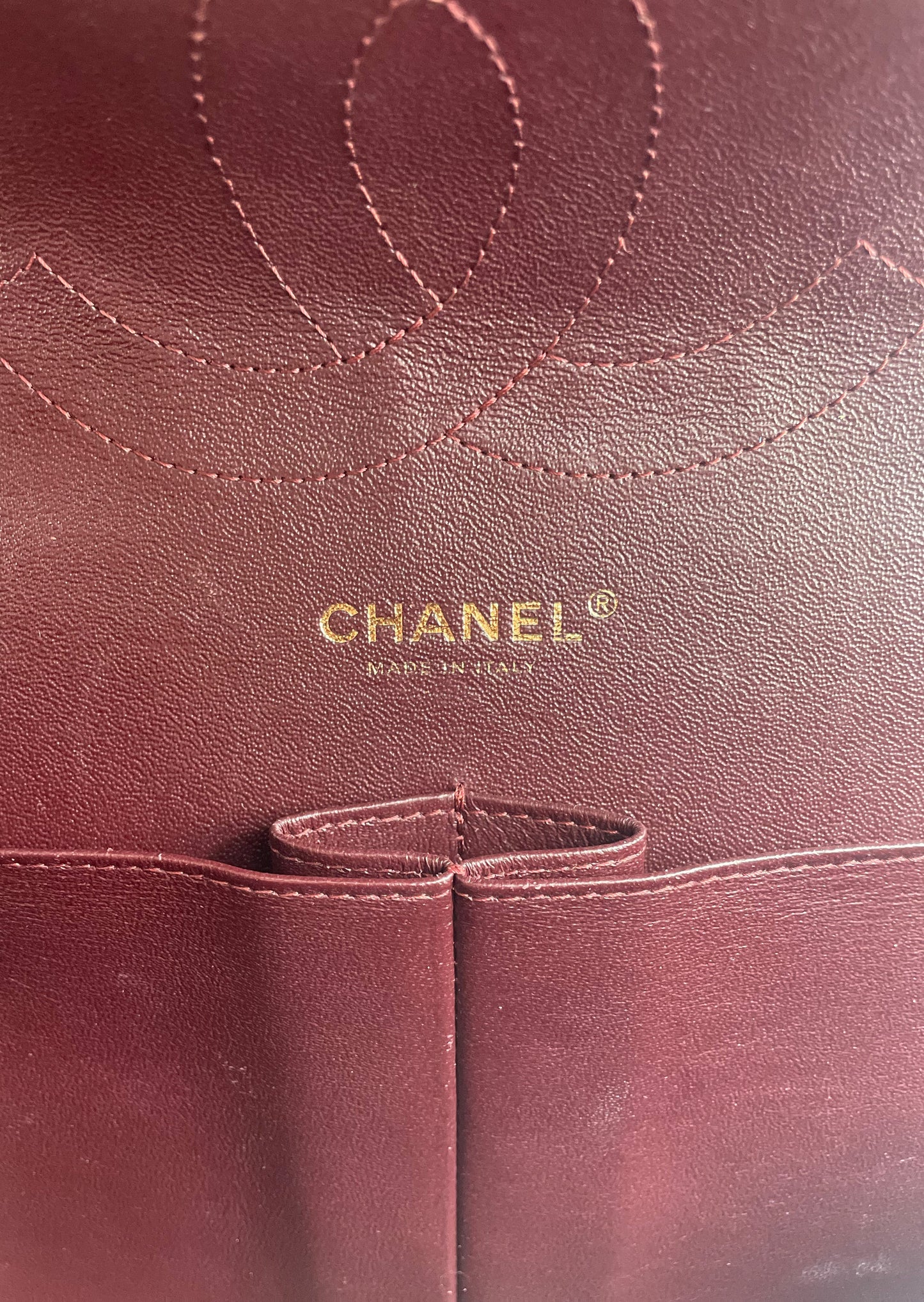 Grand Sac Classique Chanel Veau grainé et métal doré Noir - Soline