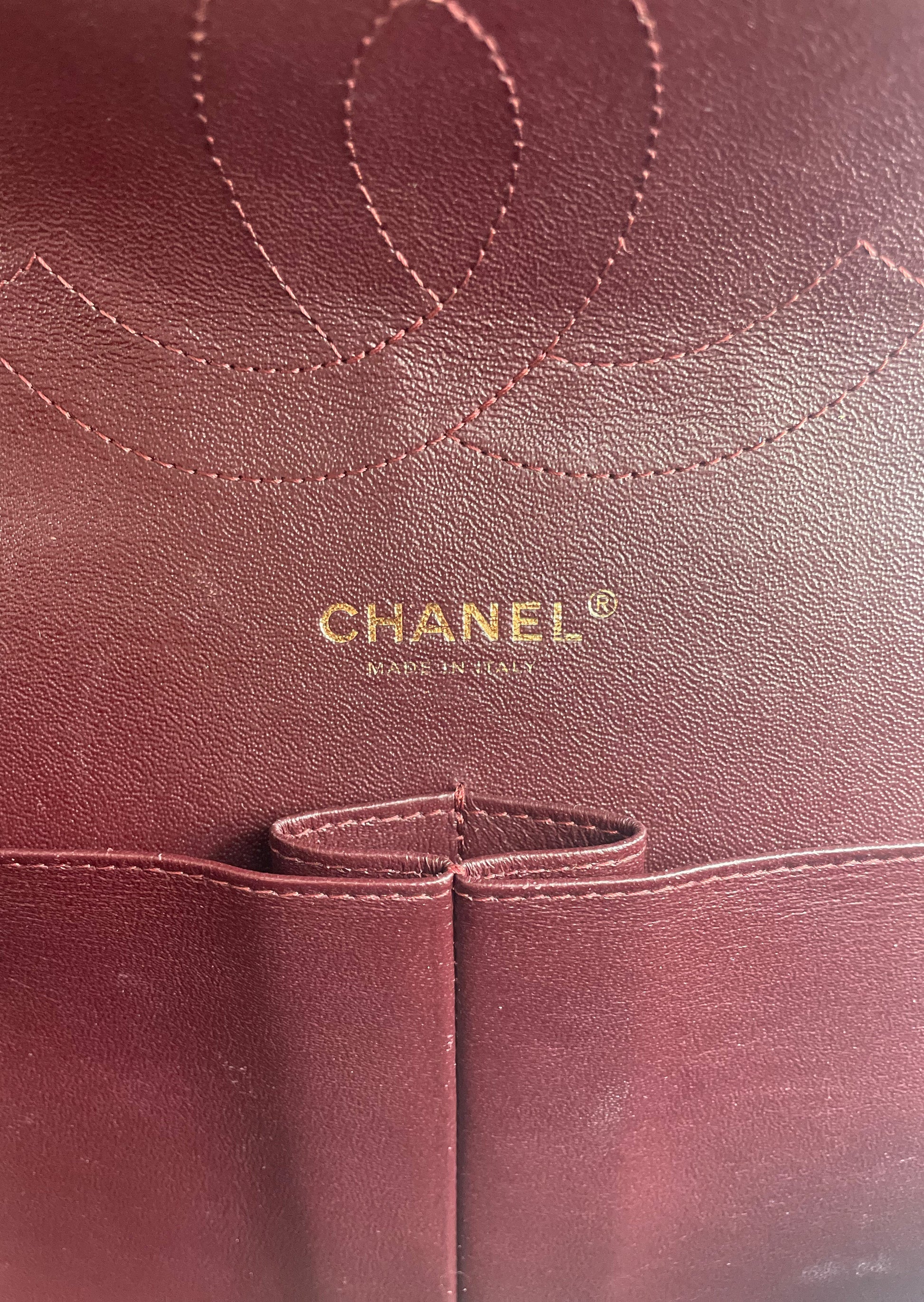 Grand Sac Classique Chanel Veau grainé et métal doré Noir - Soline