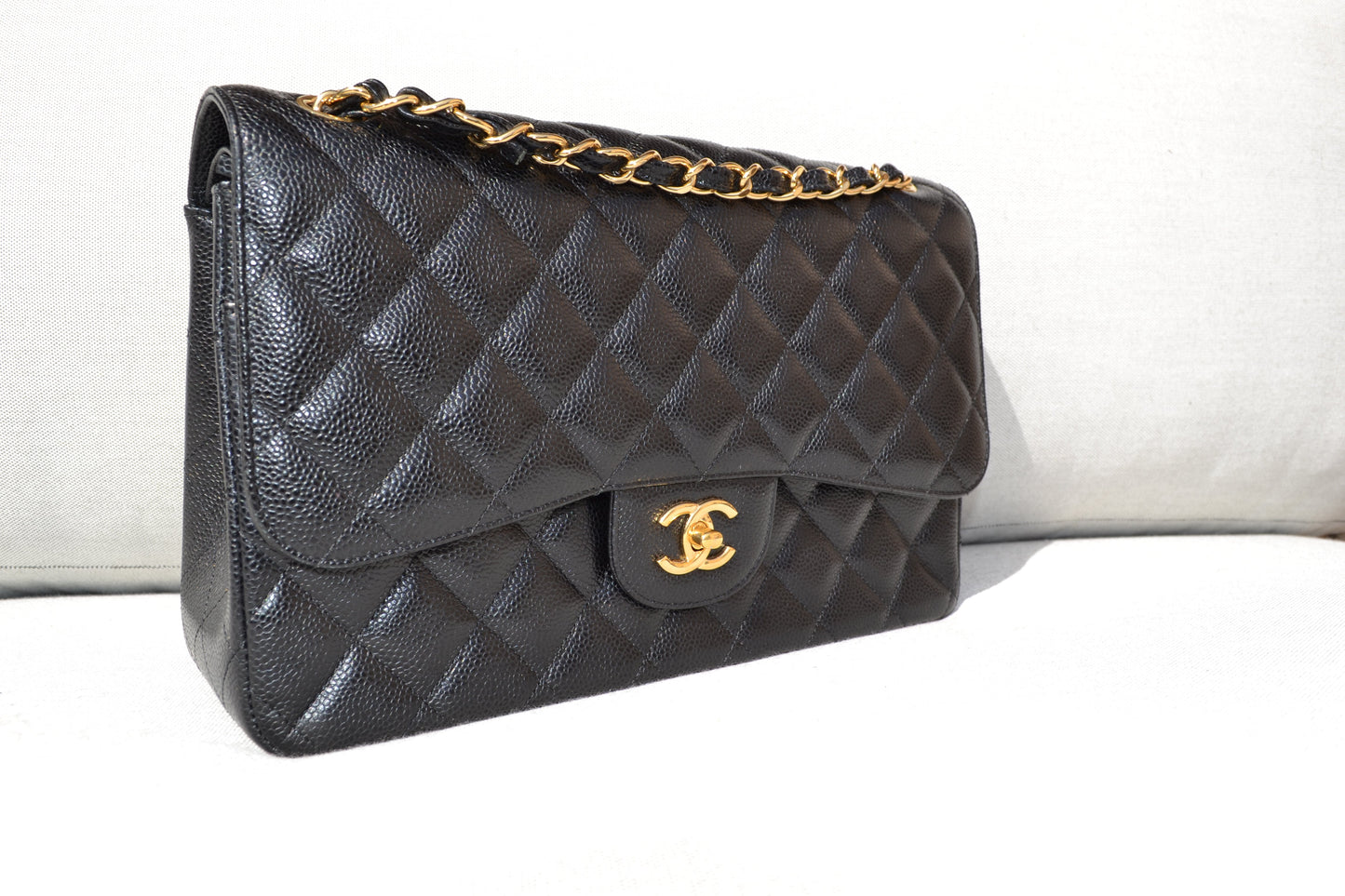Grand Sac Classique Chanel Veau grainé et métal doré Noir - Soline