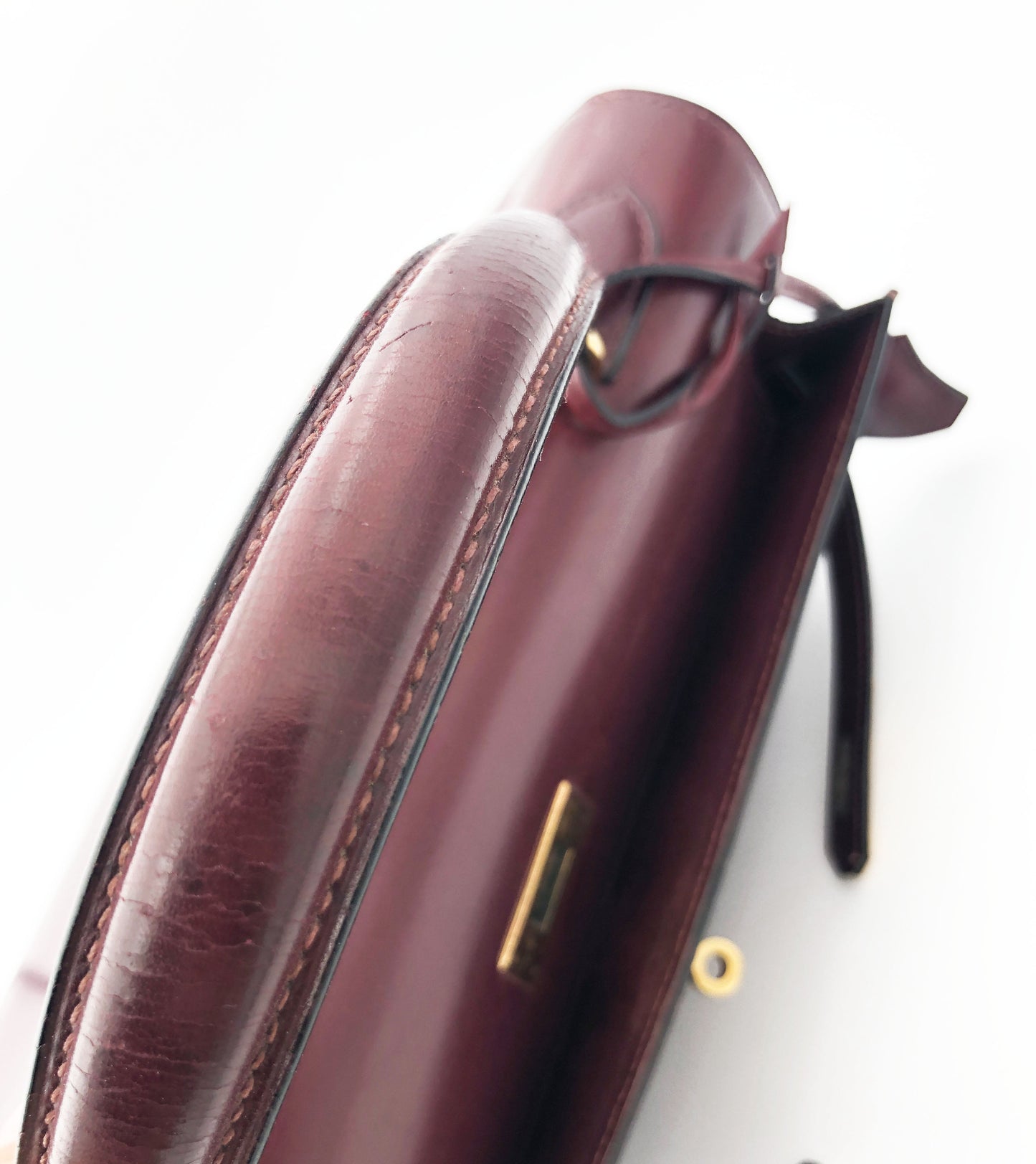 Hermès Sac Kelly 32 en cuir de box bordeaux sellier - Soline