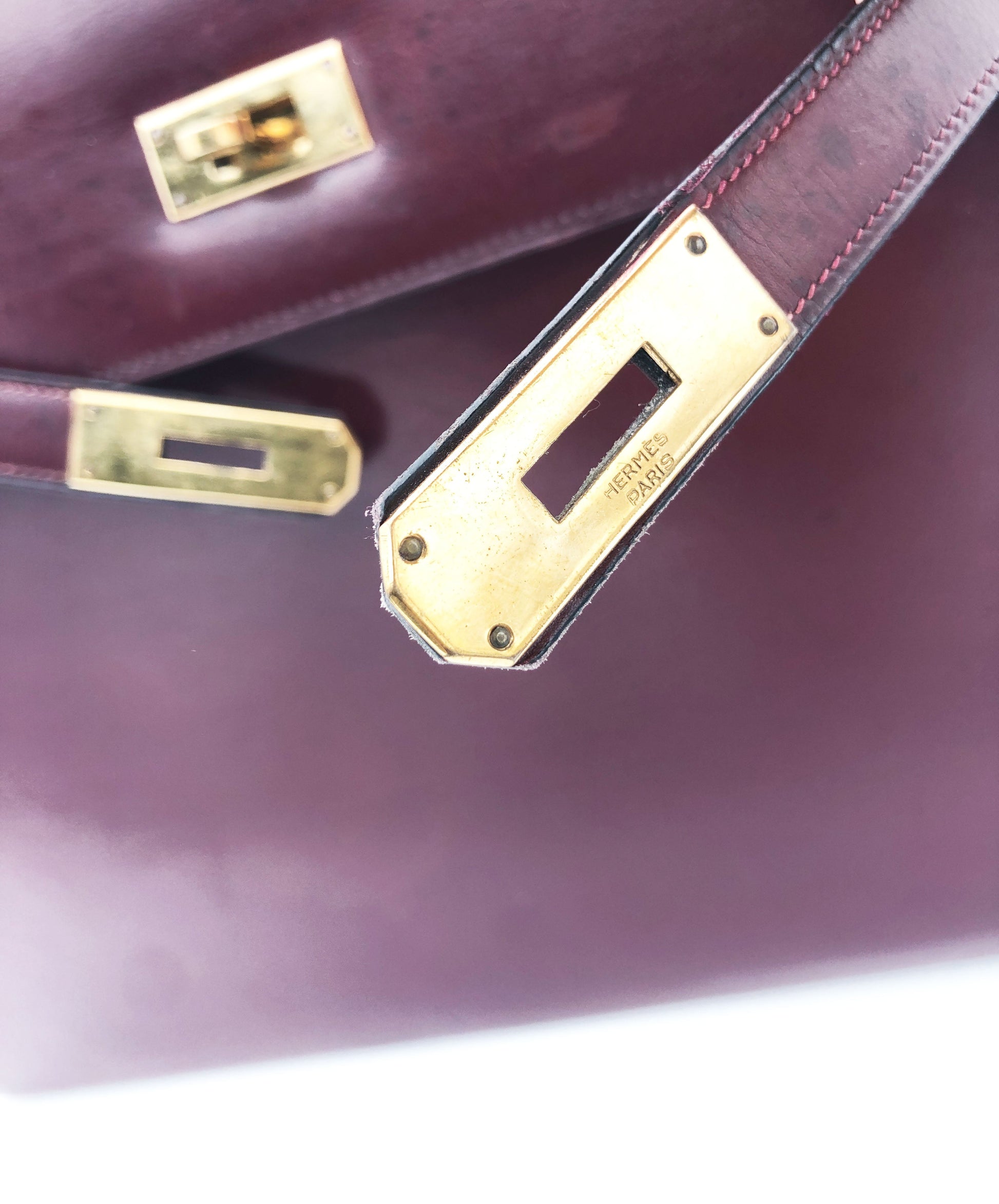 Hermès Sac Kelly 32 en cuir de box bordeaux sellier - Soline