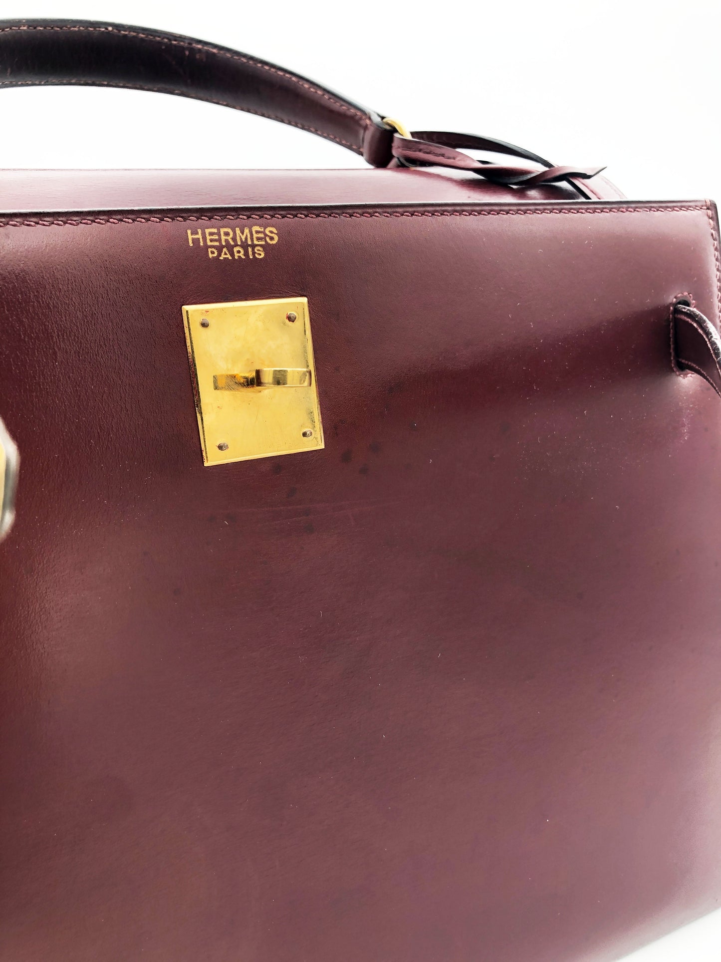 Hermès Sac Kelly 32 en cuir de box bordeaux sellier - Soline
