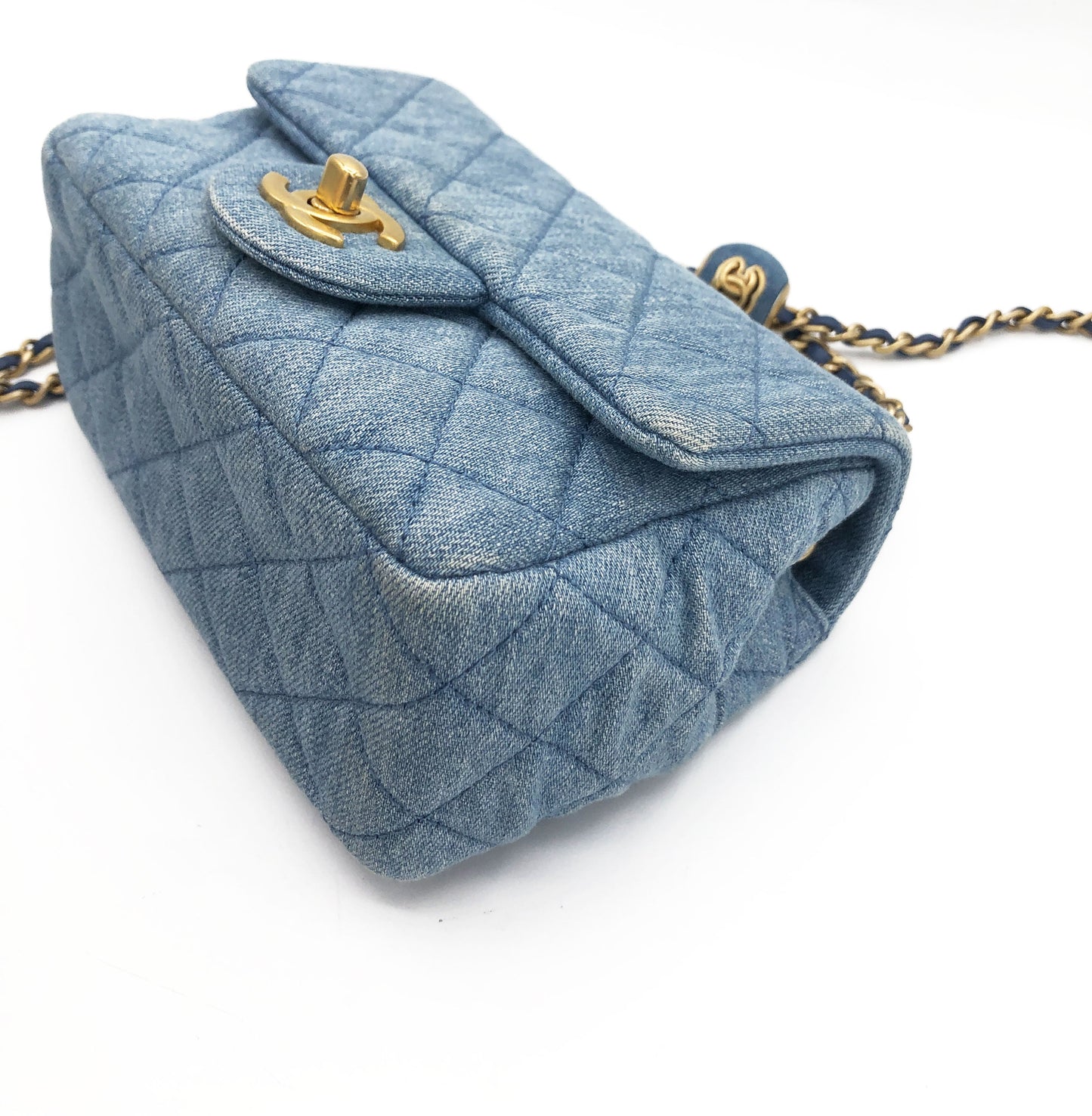 Mini sac Chanel Square Flap Pearl Crush 22C en denim bleu - Soline