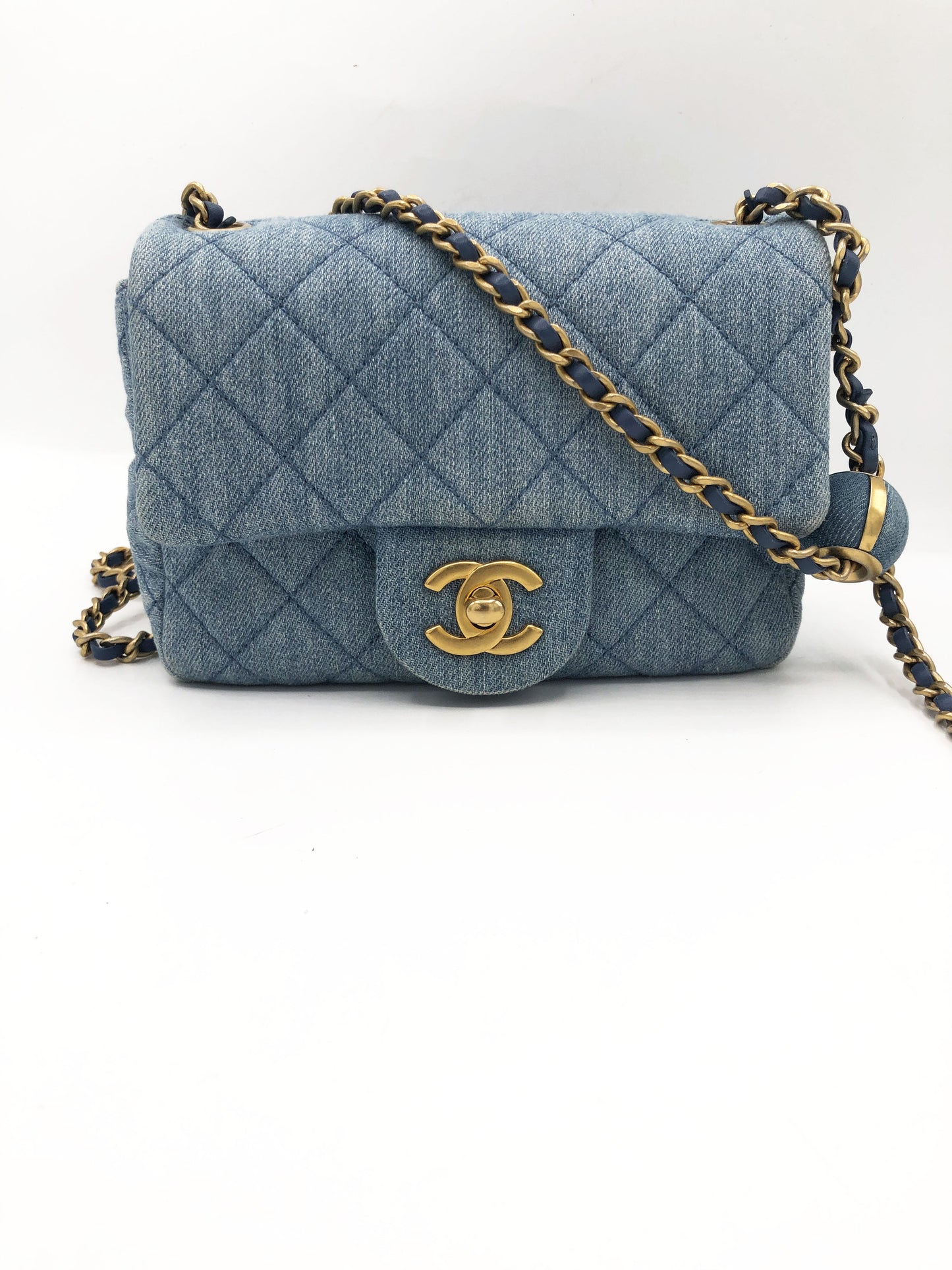 Mini sac Chanel Square Flap Pearl Crush 22C en denim bleu - Soline