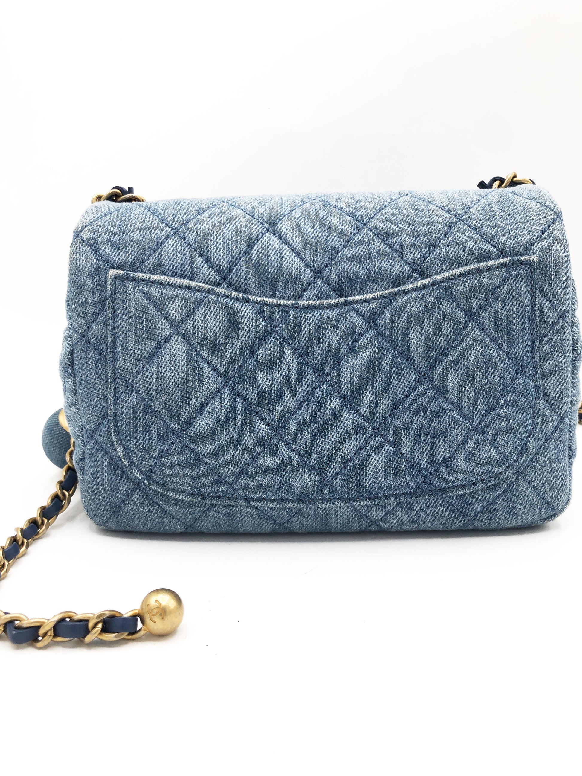 Mini sac Chanel Square Flap Pearl Crush 22C en denim bleu - Soline