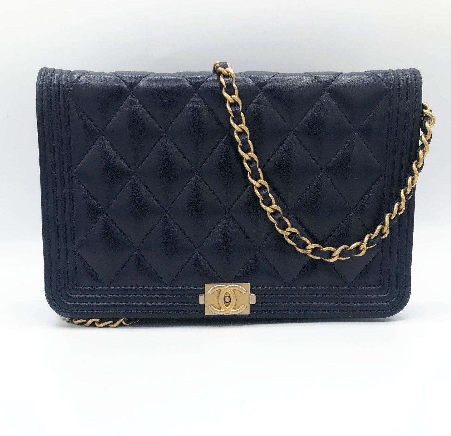Pochette CHANEL Wallet On Chain (WOC) Boy cuir bleu - Soline