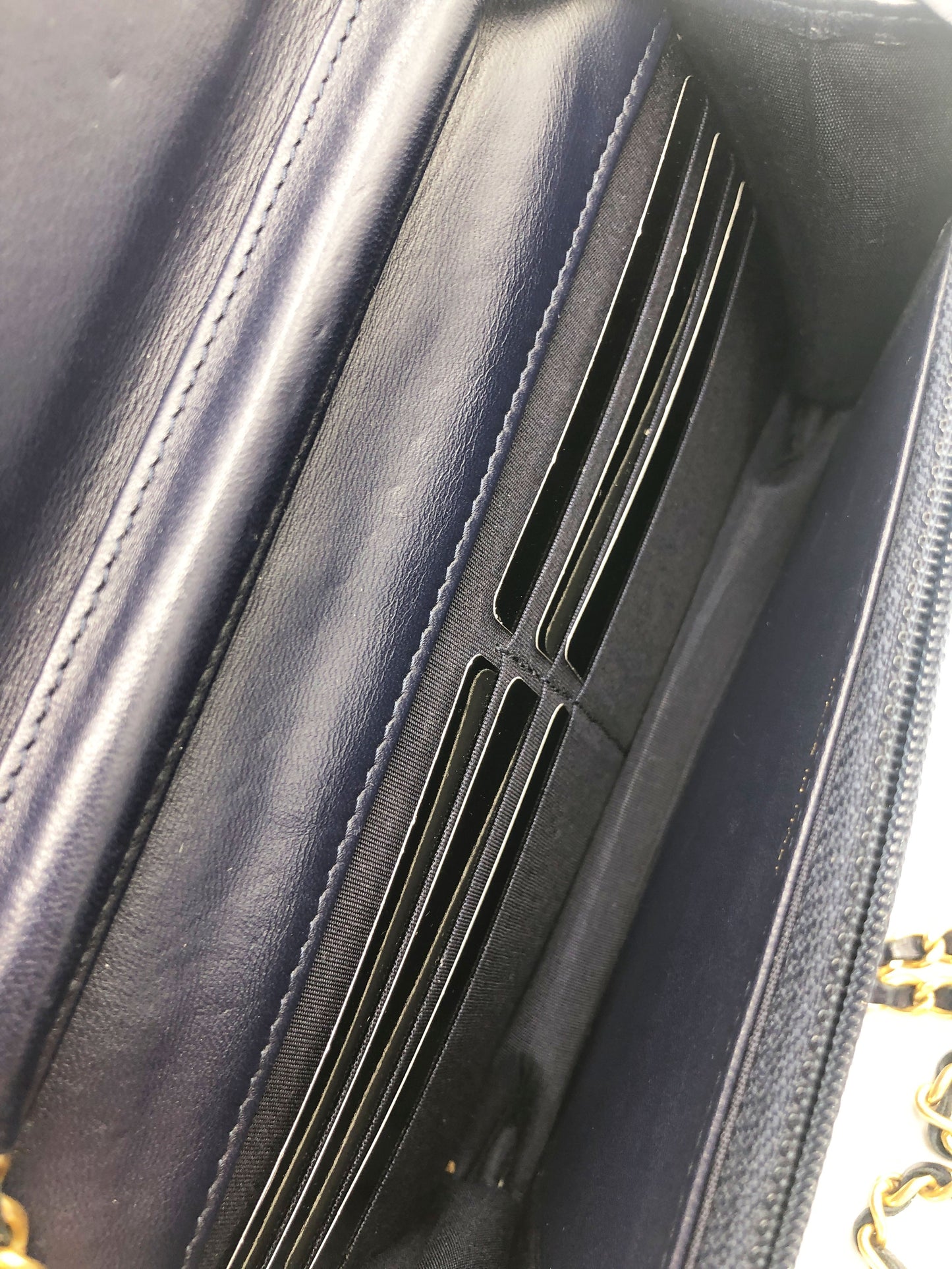 Pochette CHANEL Wallet On Chain (WOC) Boy cuir bleu - Soline