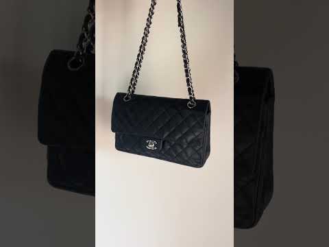 Vidéo sac Chanel noir et bijouterie argenté