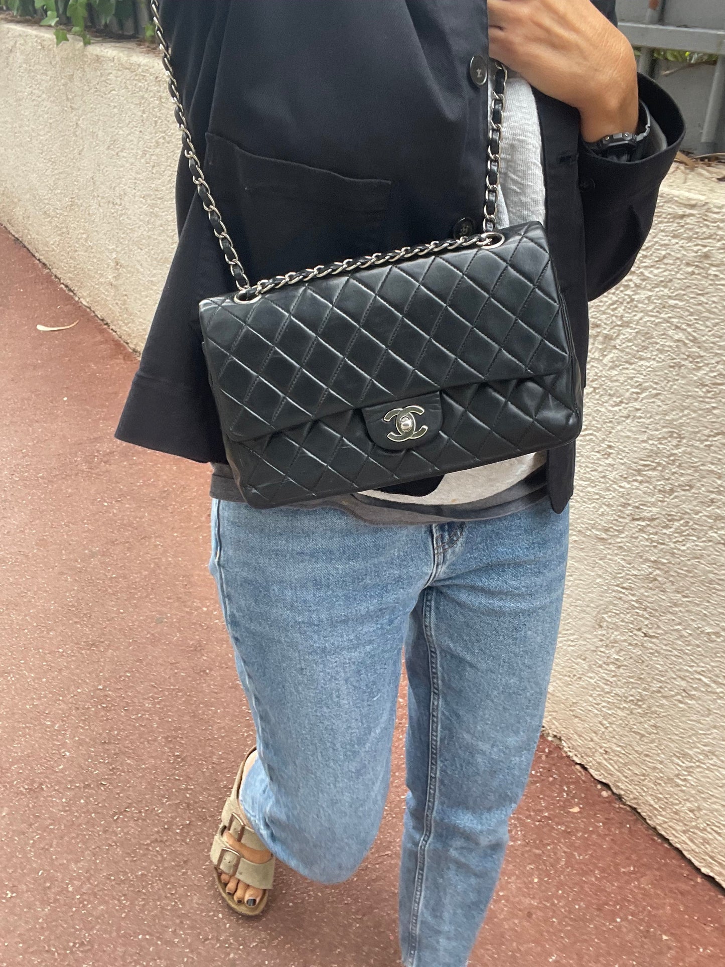 Sac à main Classique en cuir d'agneau noir et métal argenté. - Soline