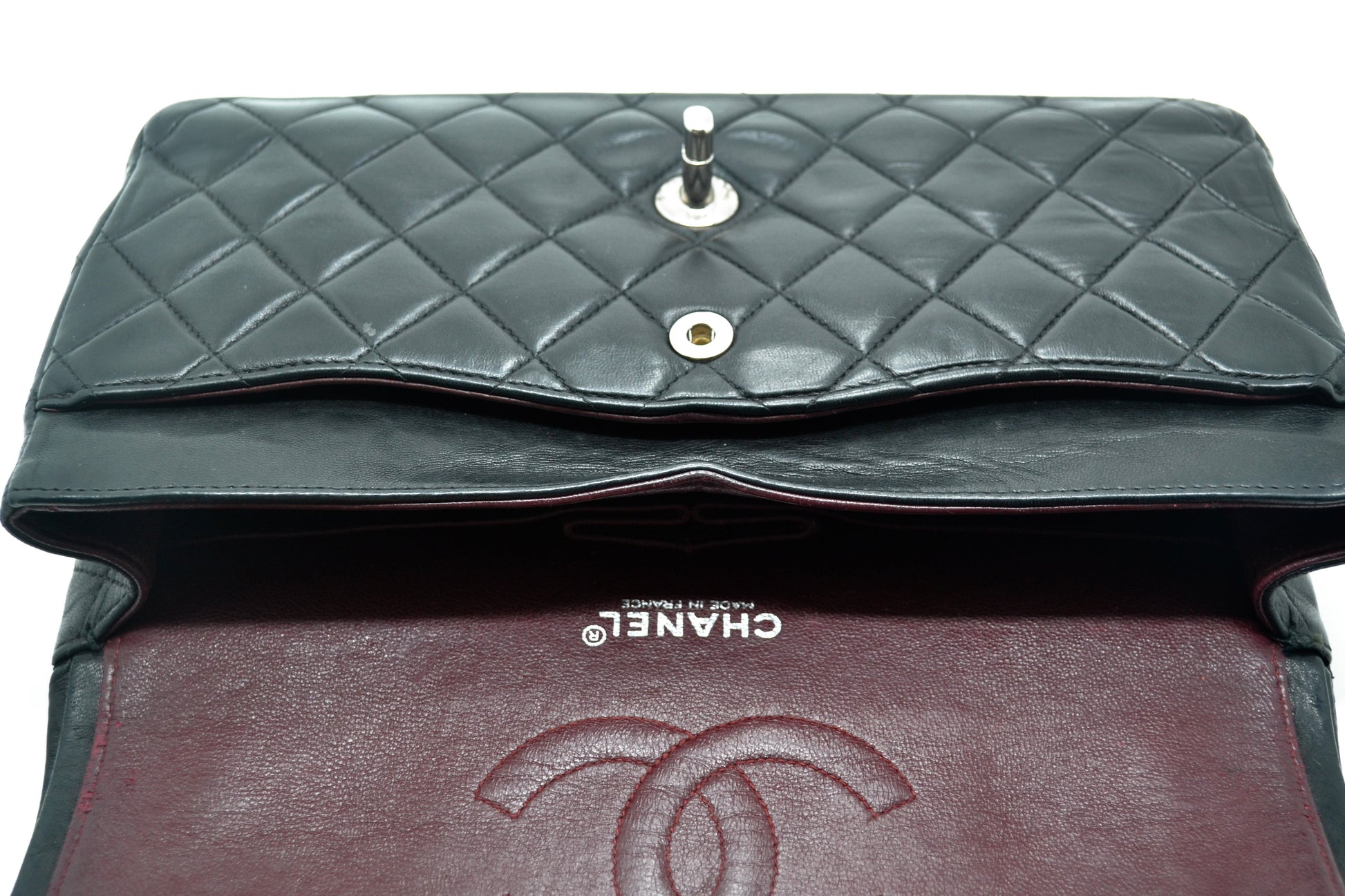 Sac à main Classique en cuir d'agneau noir et métal argenté. - Soline