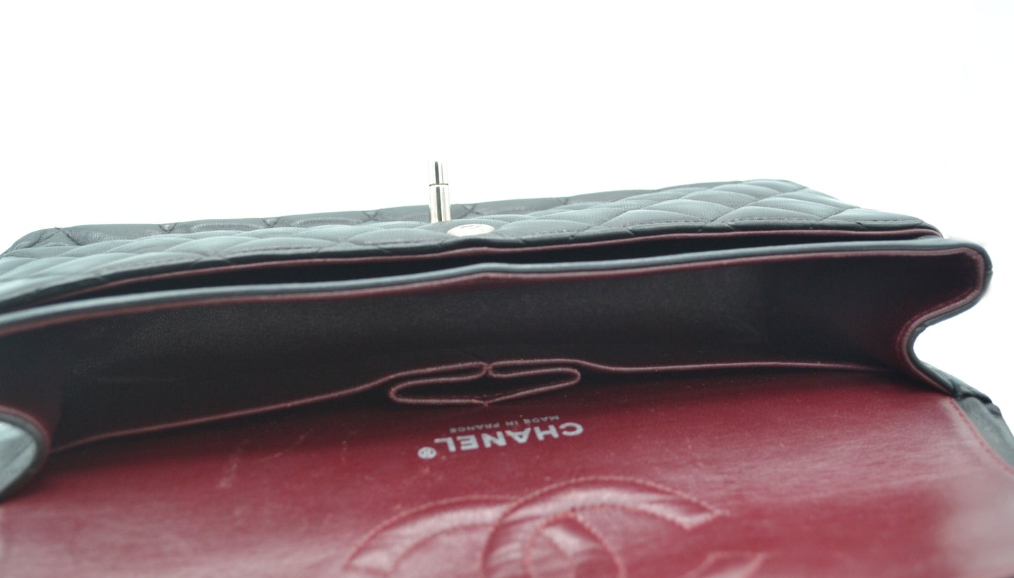 Sac à main Classique en cuir d'agneau noir et métal argenté. - Soline