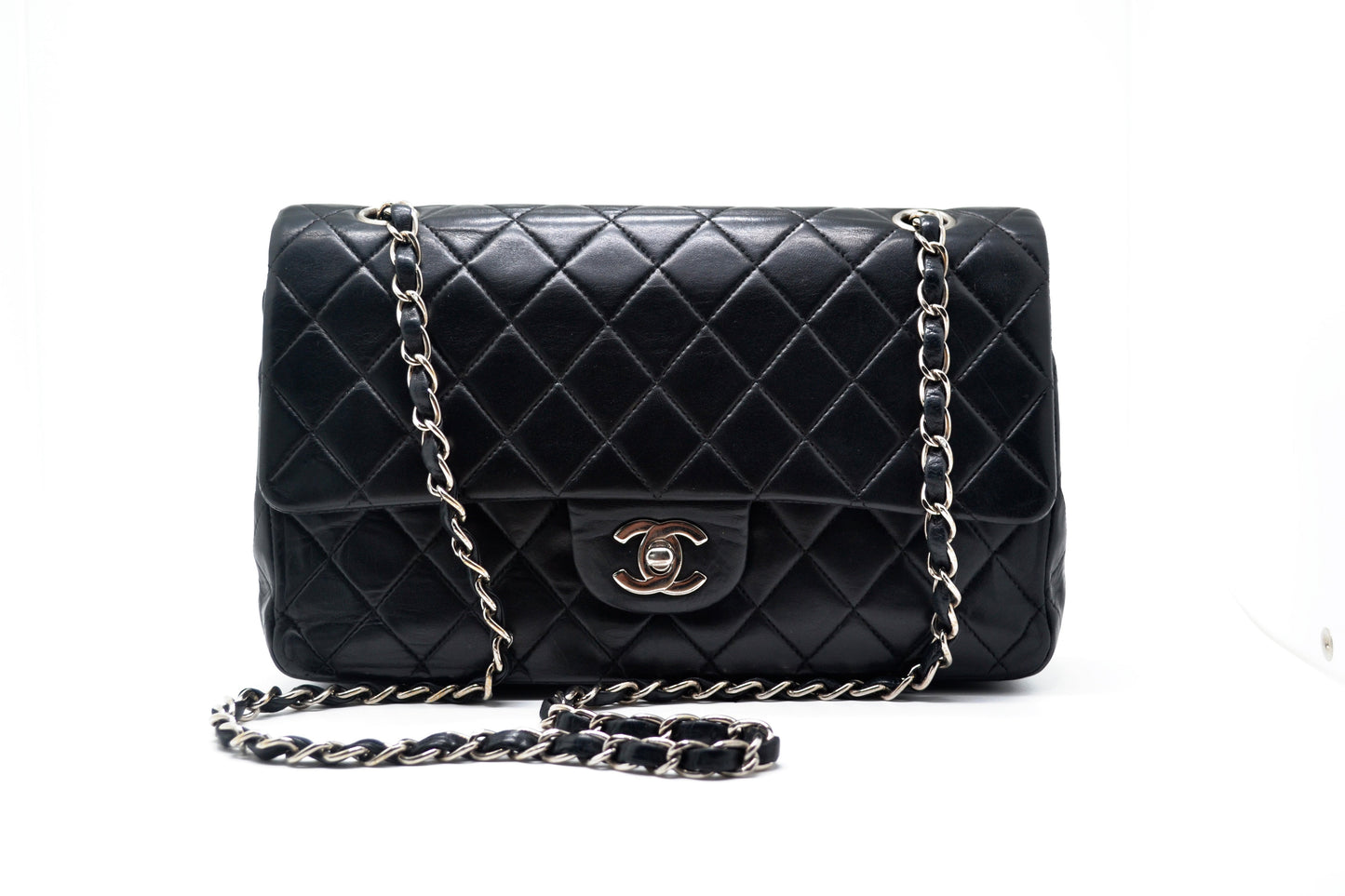 Sac à main Classique en cuir d'agneau noir et métal argenté. - Soline