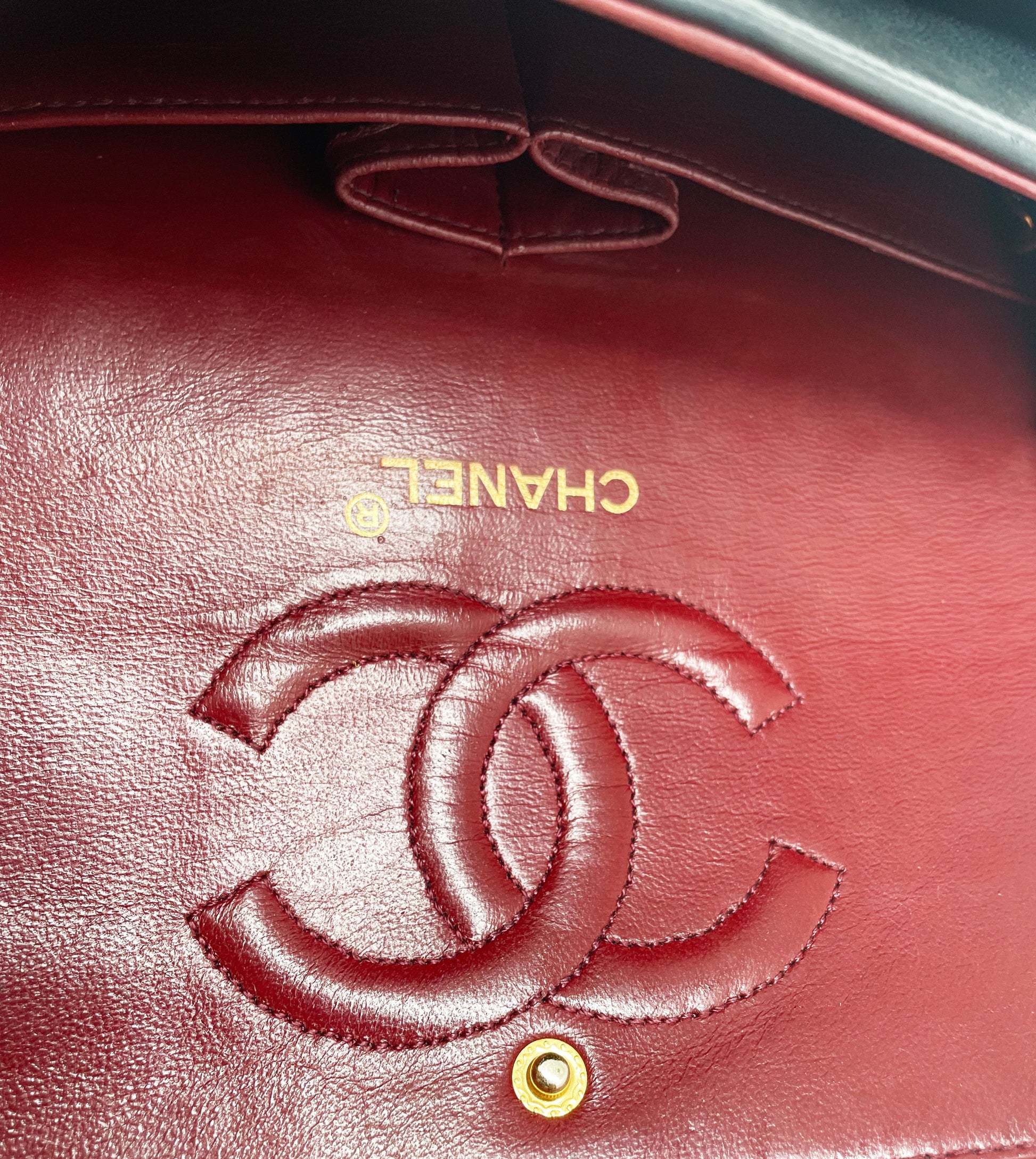 Sac à main Classique en cuir d'agneau noir et métal doré - Soline
