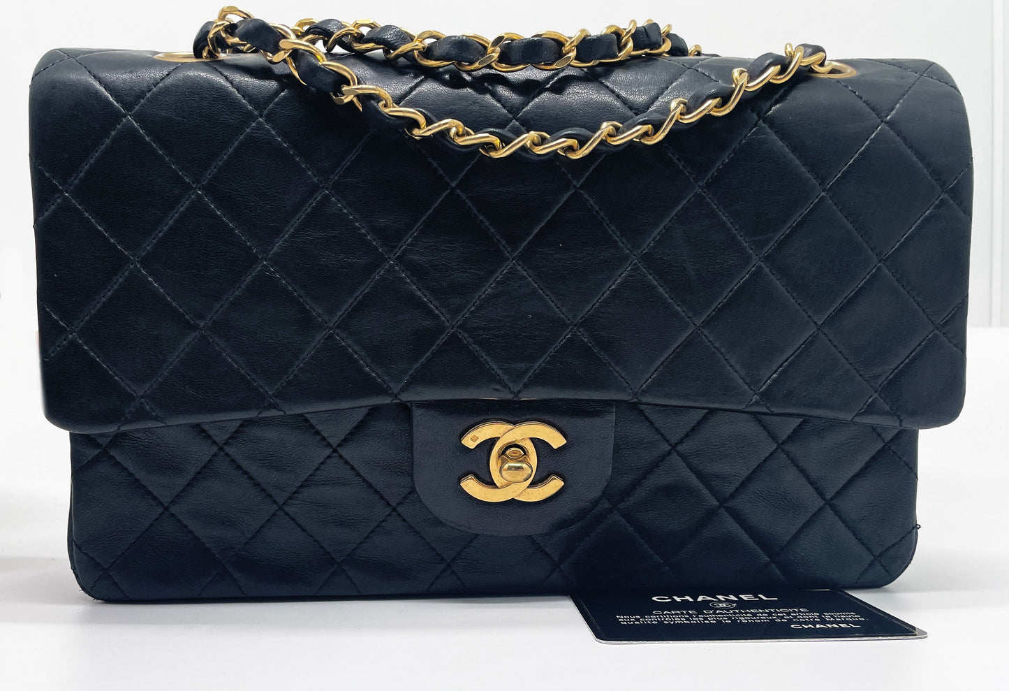 Sac à main Classique en cuir d'agneau noir et métal doré plaqué 24 carat - Soline