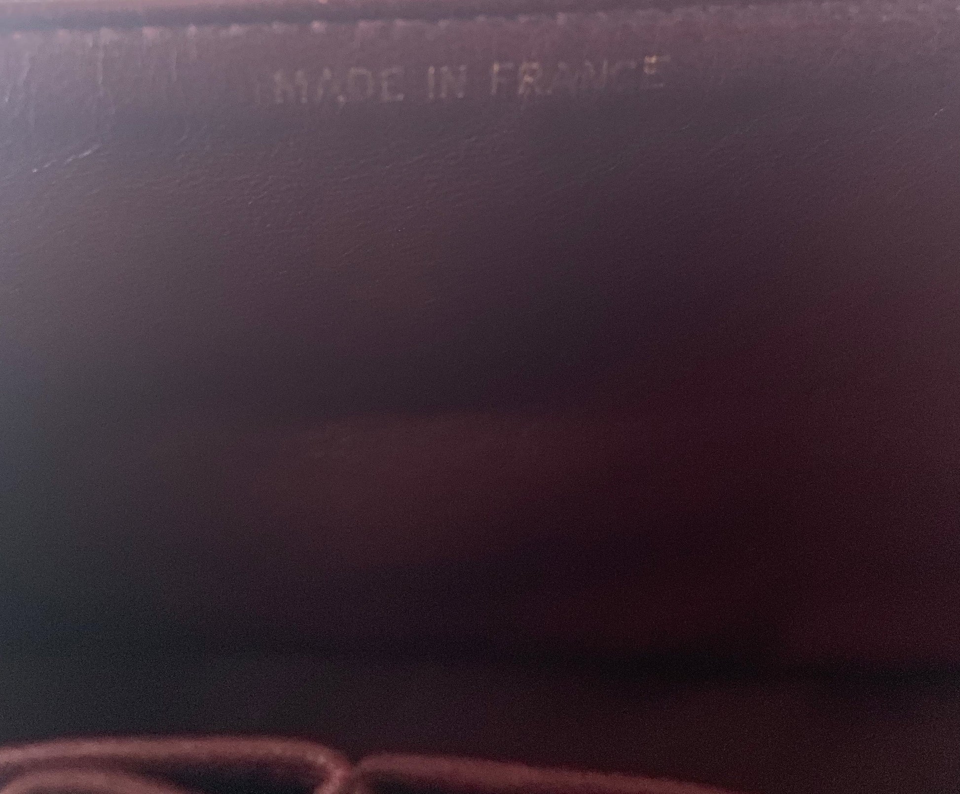 Sac à main Classique en cuir d'agneau noir et métal doré plaqué 24 carat - Soline