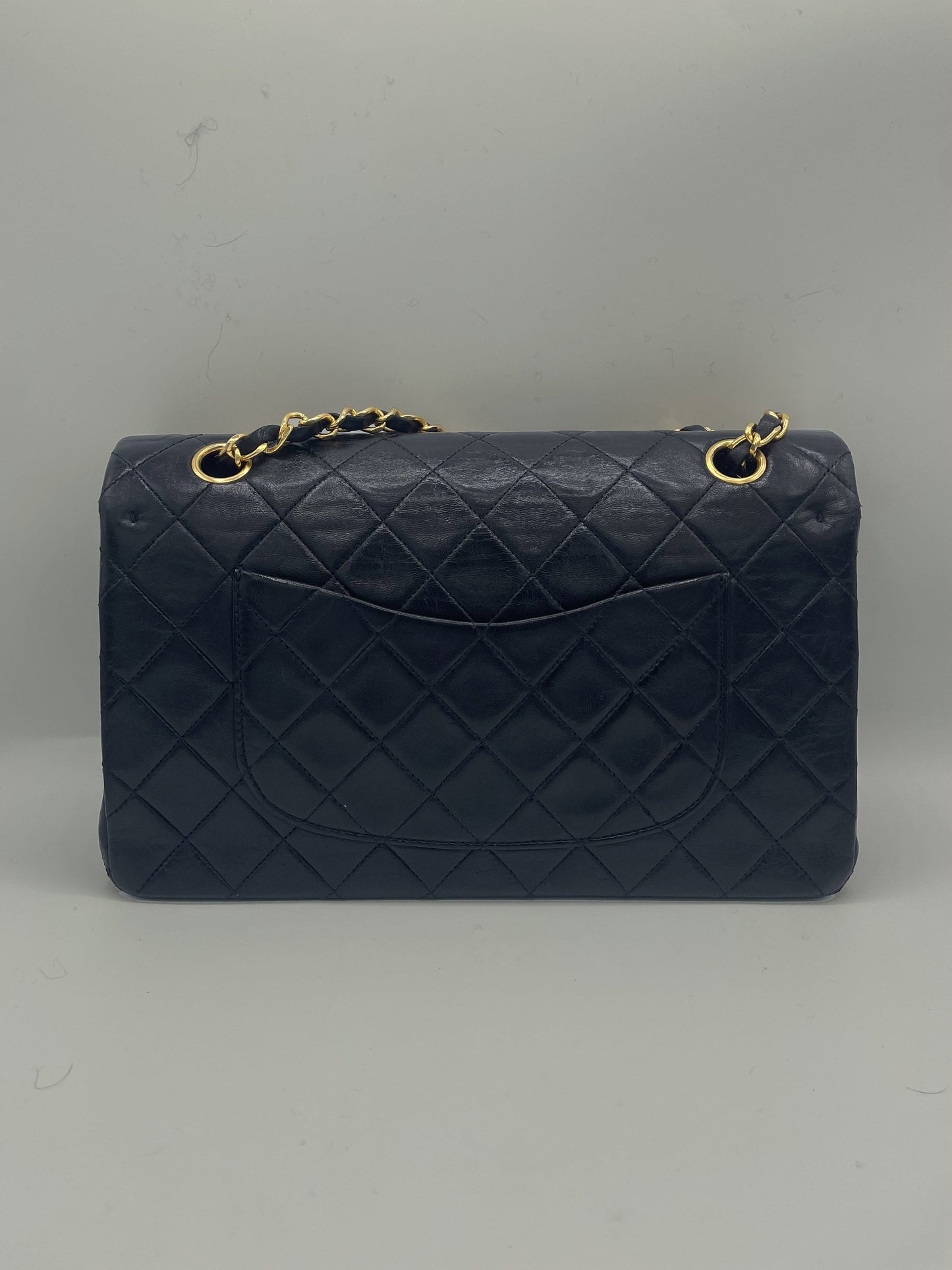 Sac à main Classique en cuir d'agneau noir et métal doré plaqué or - Soline