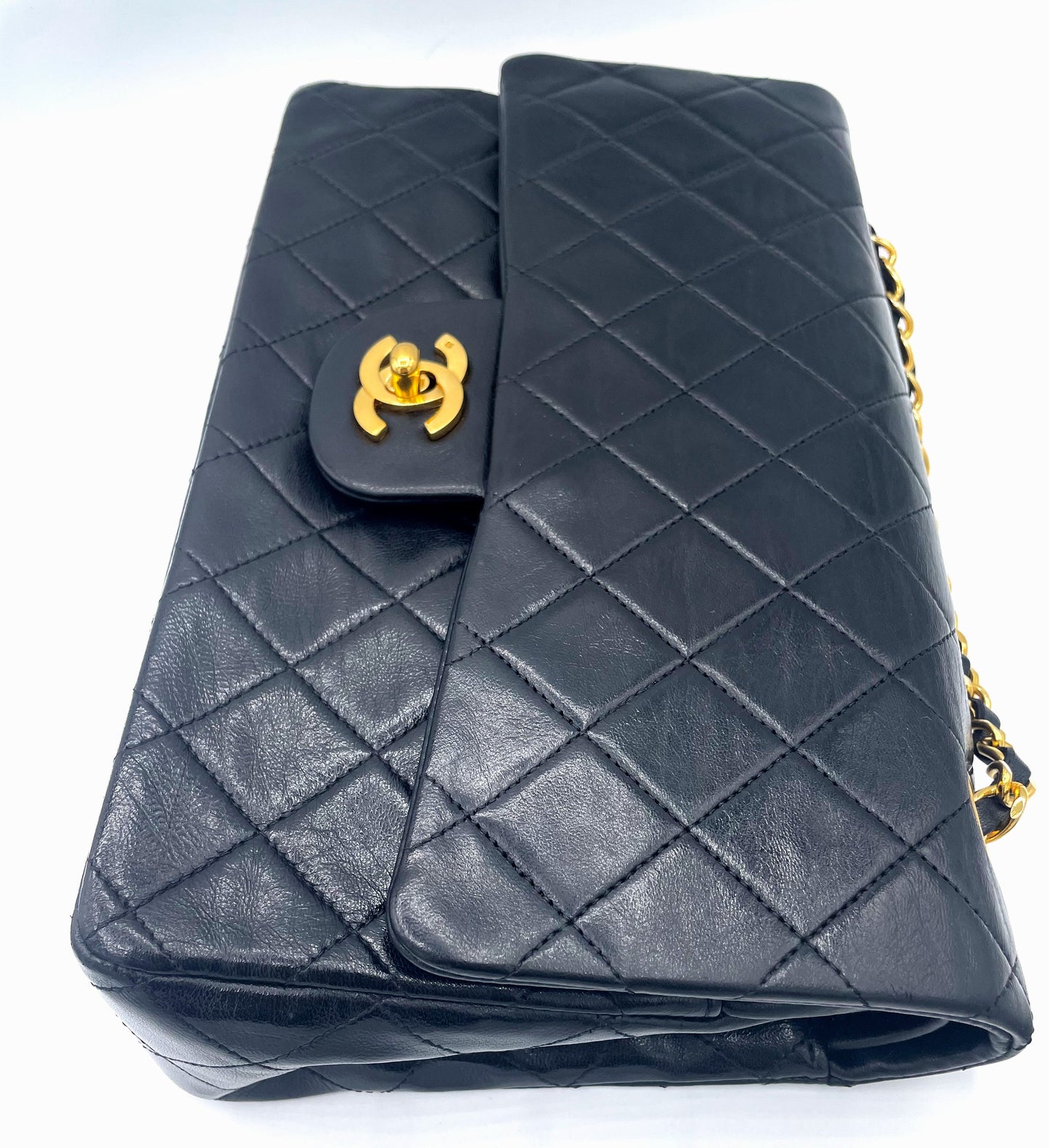 Sac à main Classique en cuir d'agneau noir et métal doré plaqué or - Soline