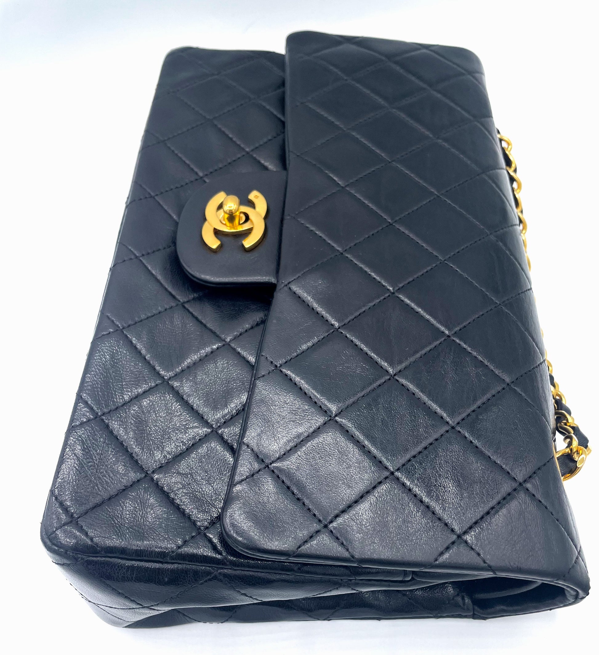 Sac à main Classique en cuir d'agneau noir et métal doré plaqué or - Soline
