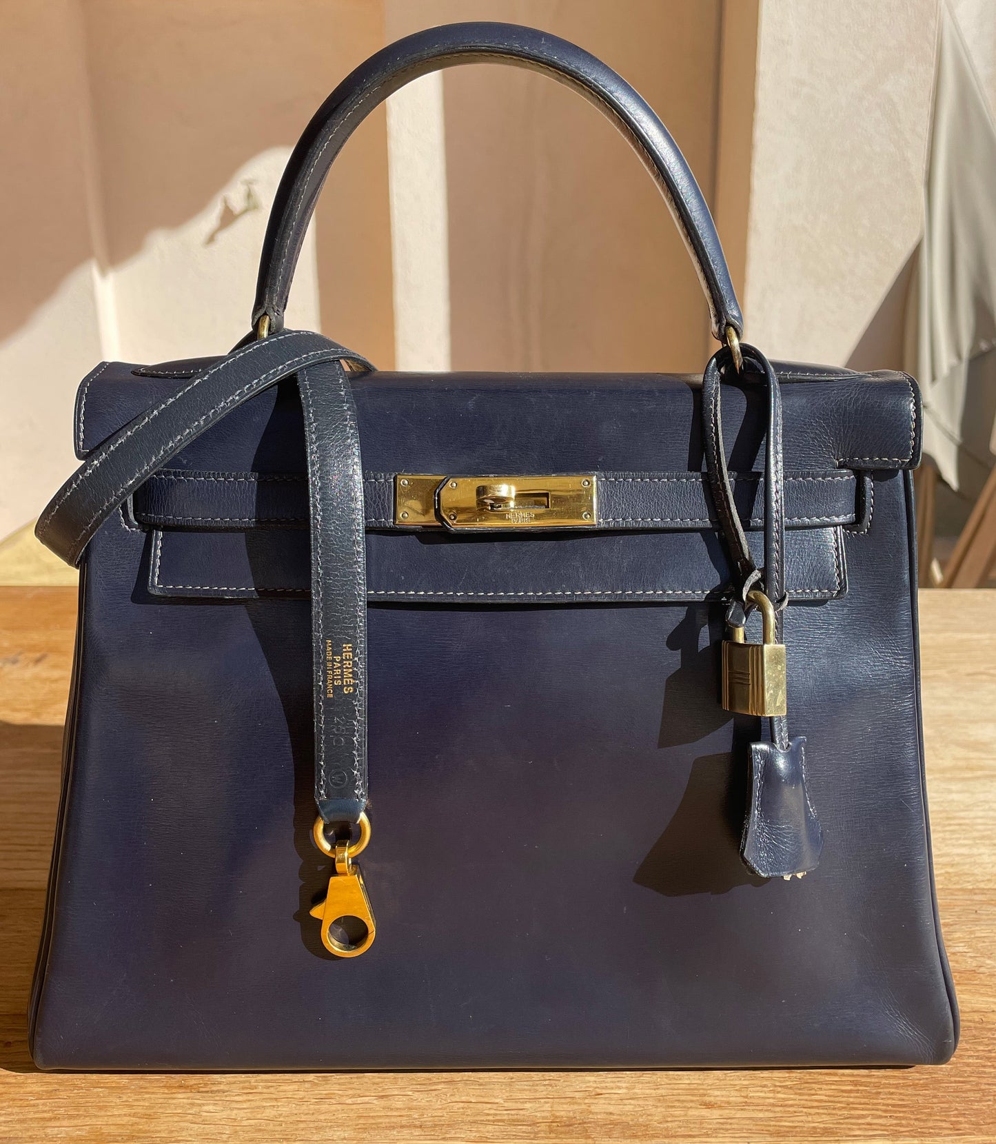 Sac à main Hermès Kelly 28 cm en Box Bleu - Soline