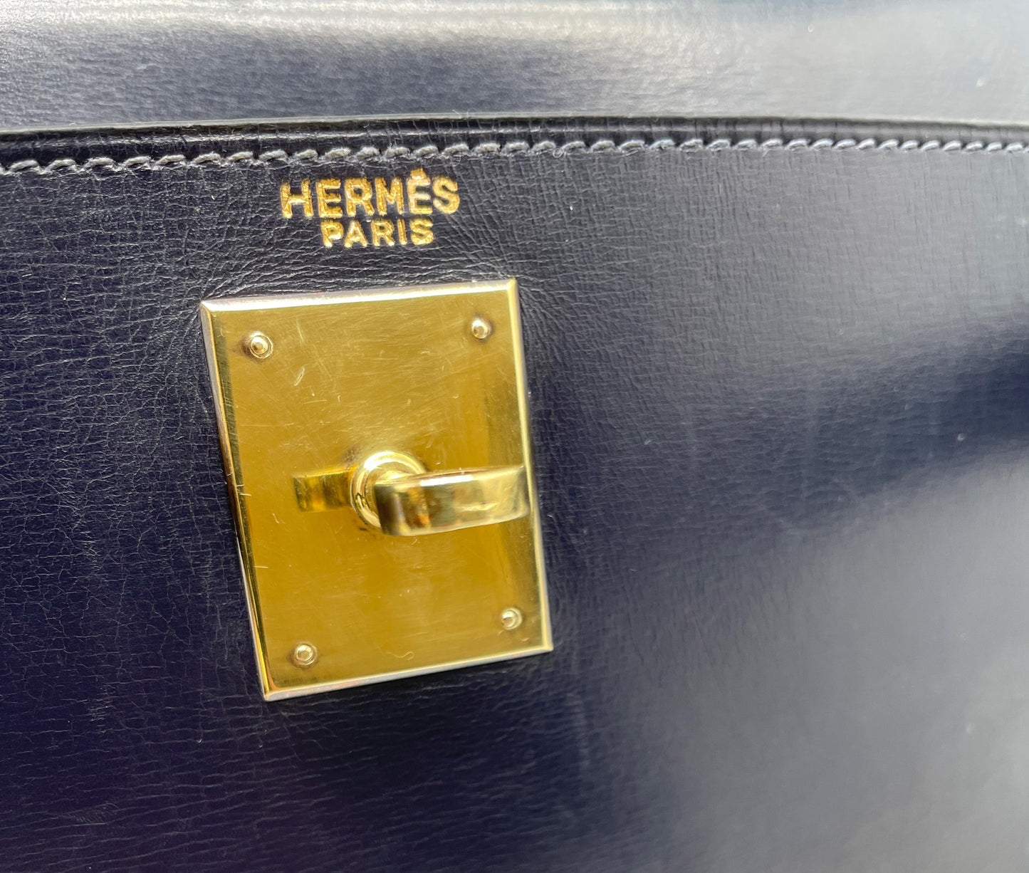 Sac à main Hermès Kelly 28 cm en Box Bleu - Soline