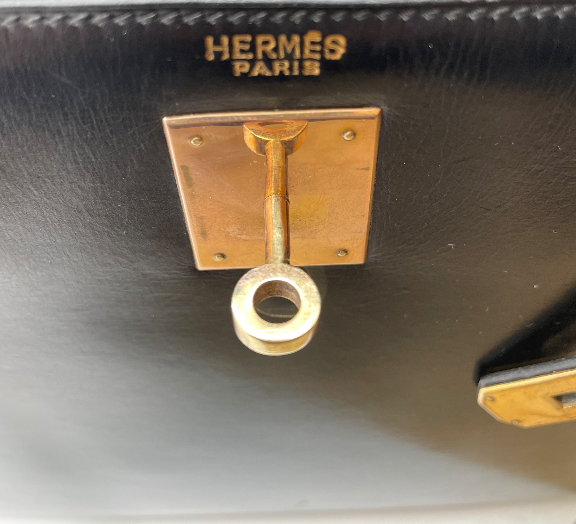 Sac à Main Hermès Kelly 28 en Cuir box noir sellier - Soline