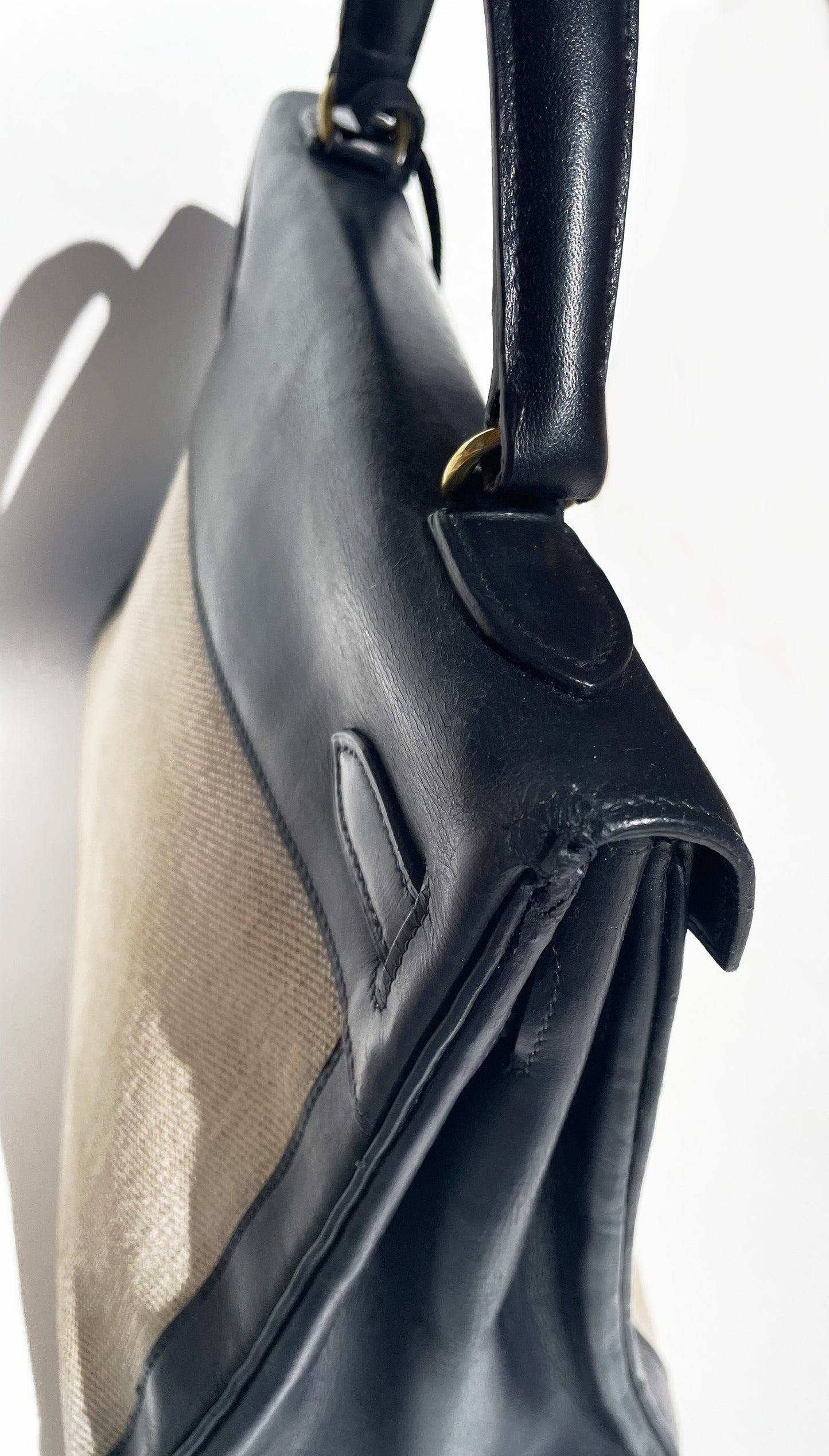 sac à main Hermès Kelly 32 retourne bi - matière en box de cuir bleu marine et toile beige - Soline