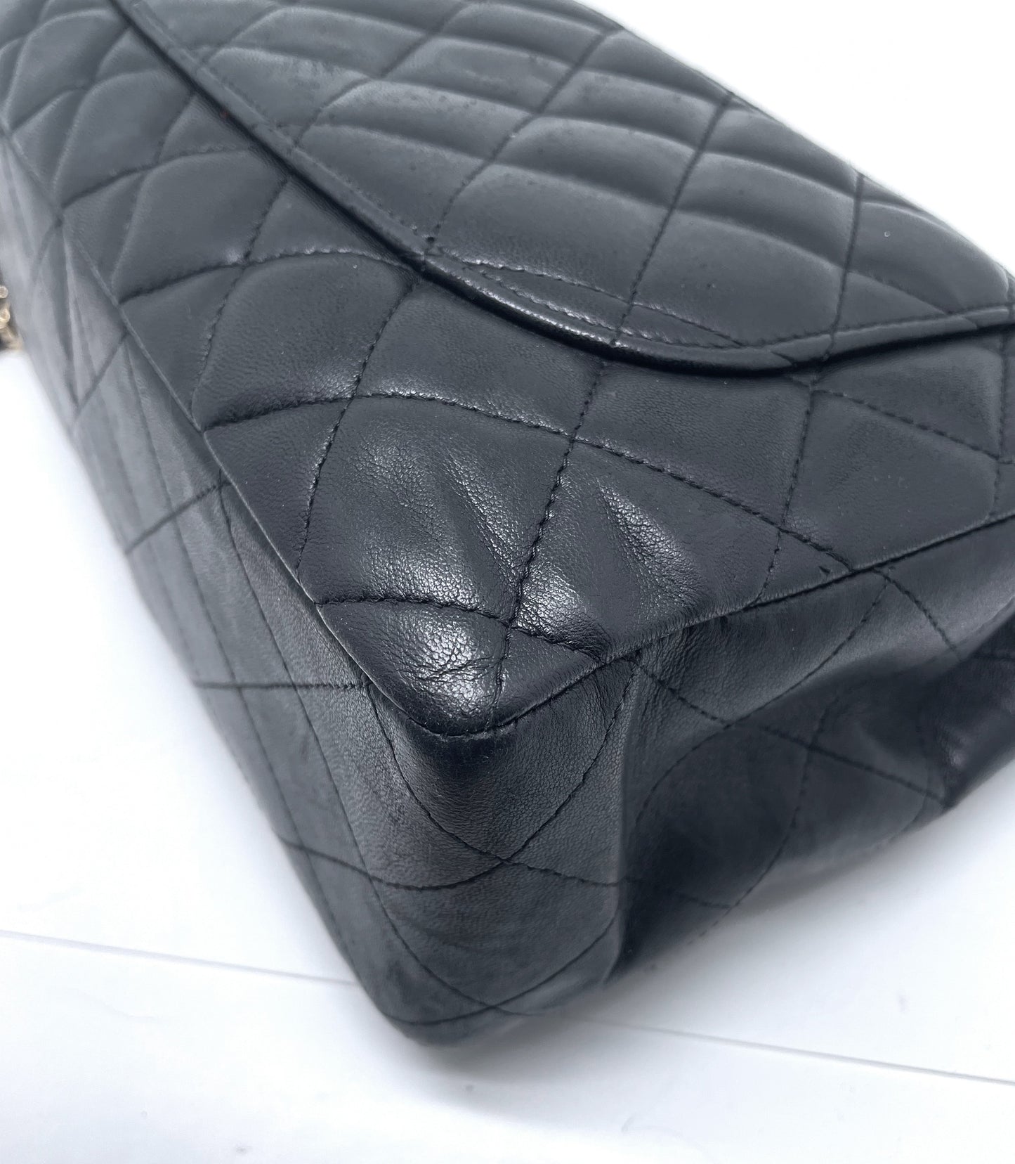 Sac à main rabat chanel Jumbo single flap en cuir noir d'agneau - Soline