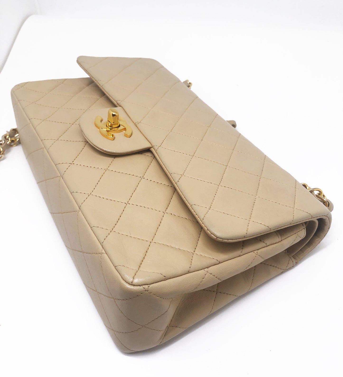 Sac a main Timeless medium 25 cm à double rabat en cuir d'agneau matelassé beige - Soline