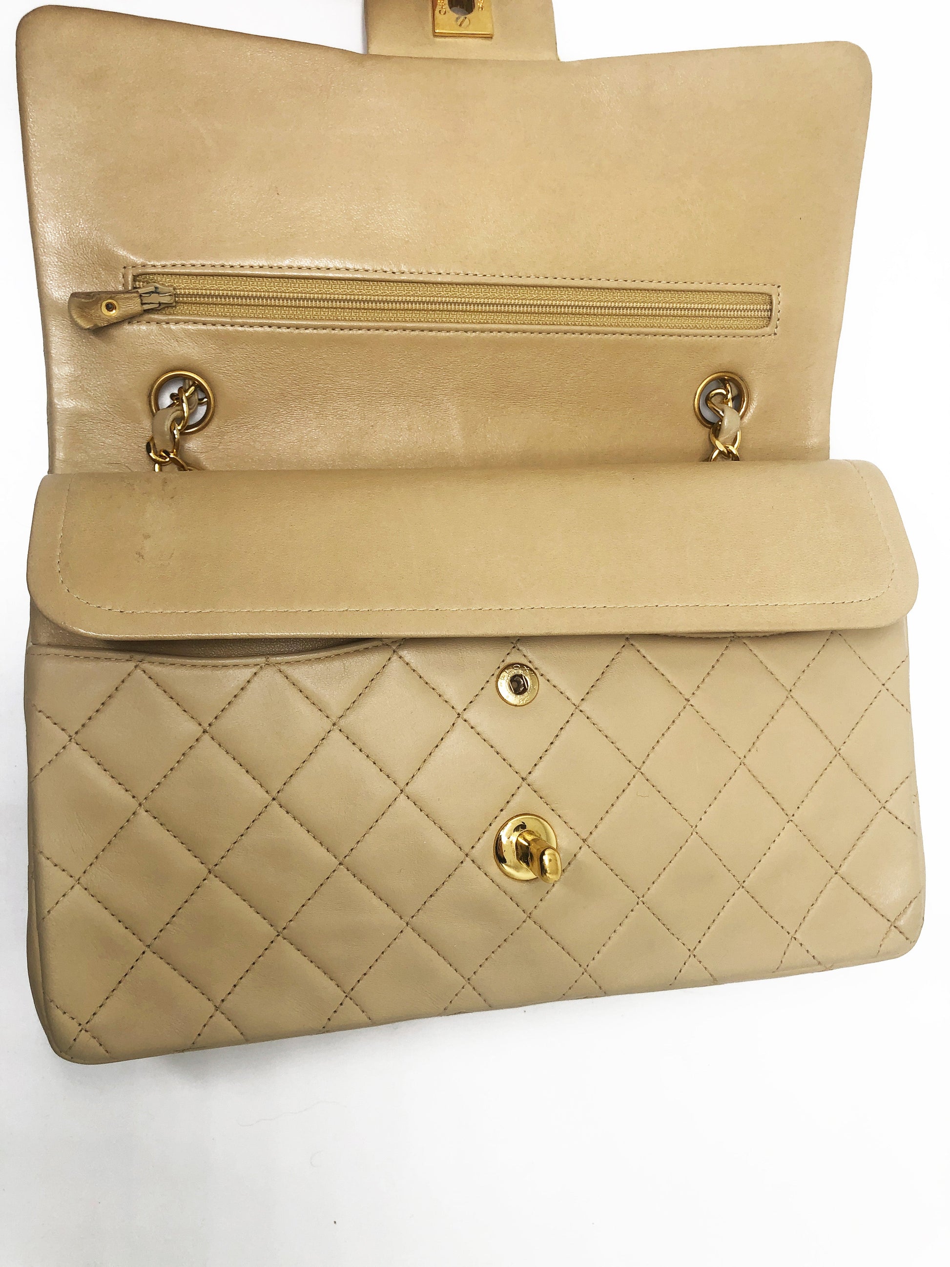 Sac a main Timeless medium 25 cm à double rabat en cuir d'agneau matelassé beige - Soline