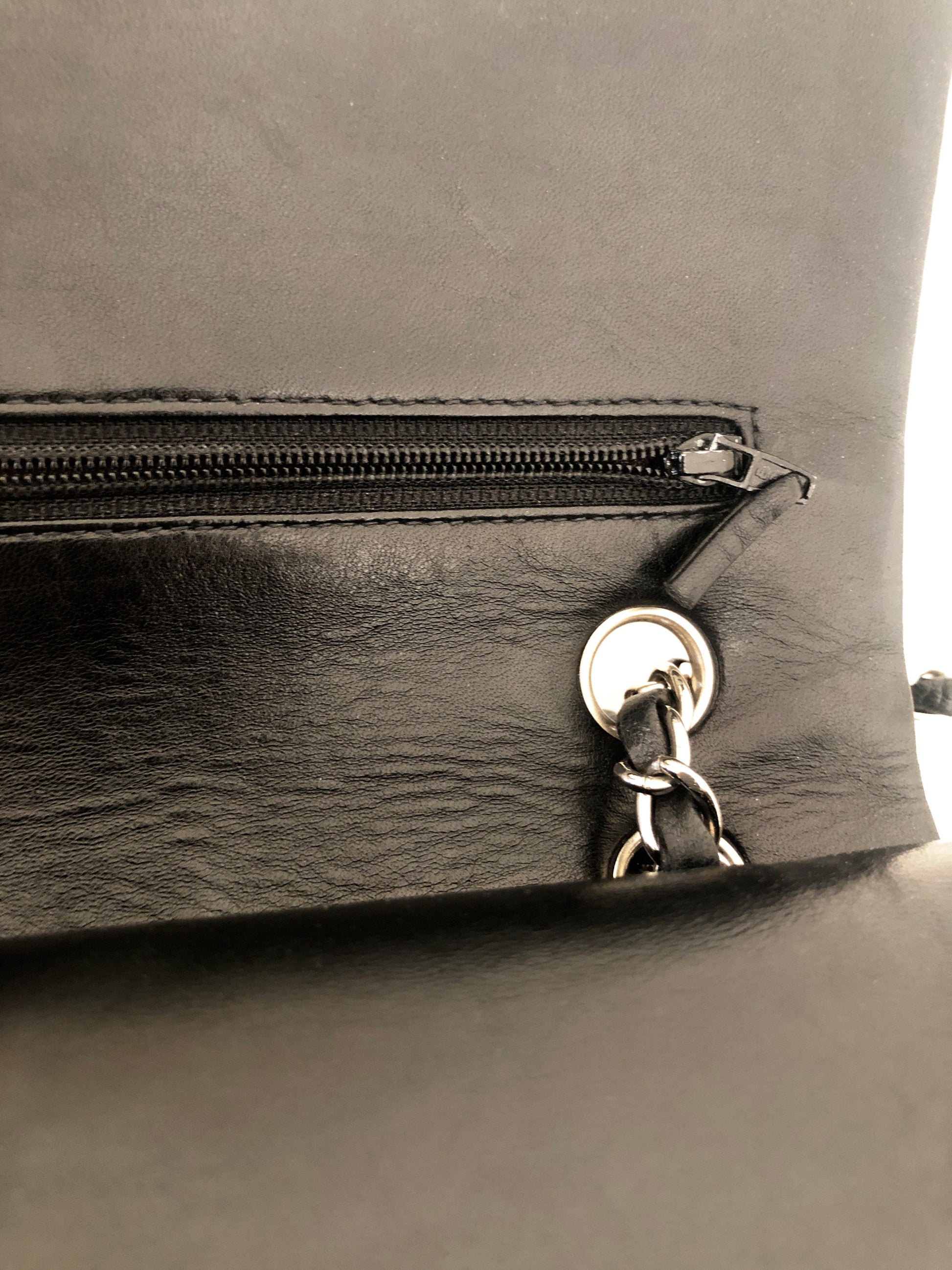 Sac a main Timeless médium 25 cm à double rabat en cuir d'agneau matelassé noir - Soline