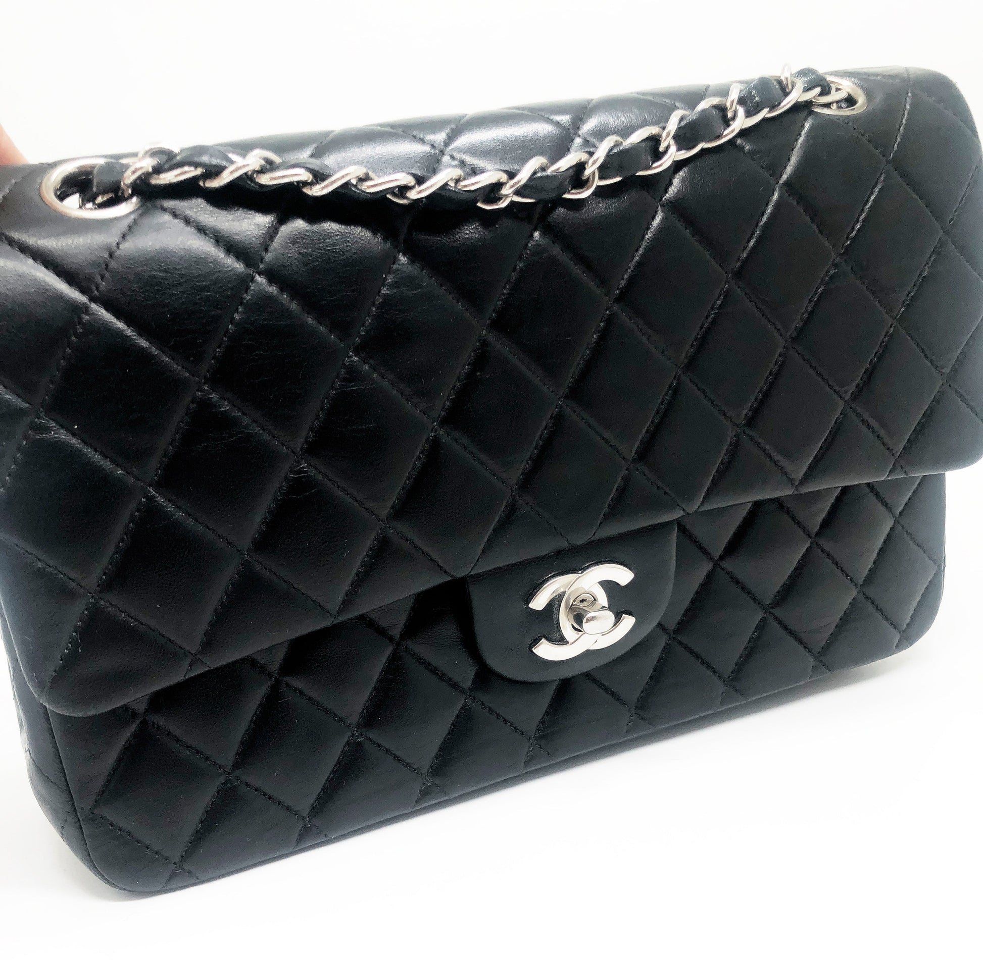Sac a main Timeless médium 25 cm à double rabat en cuir d'agneau matelassé noir - Soline