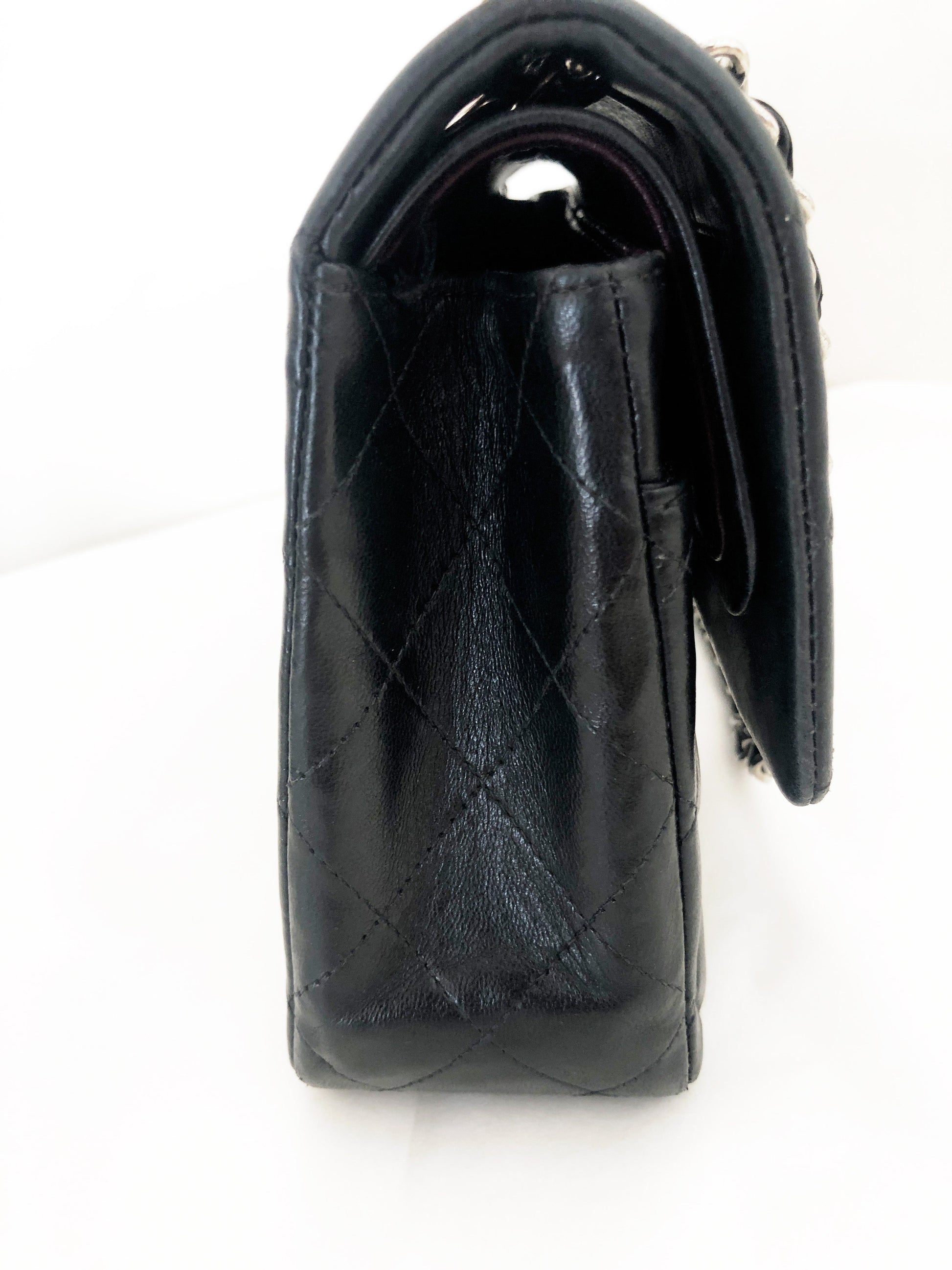 Sac a main Timeless médium 25 cm à double rabat en cuir d'agneau matelassé noir - Soline