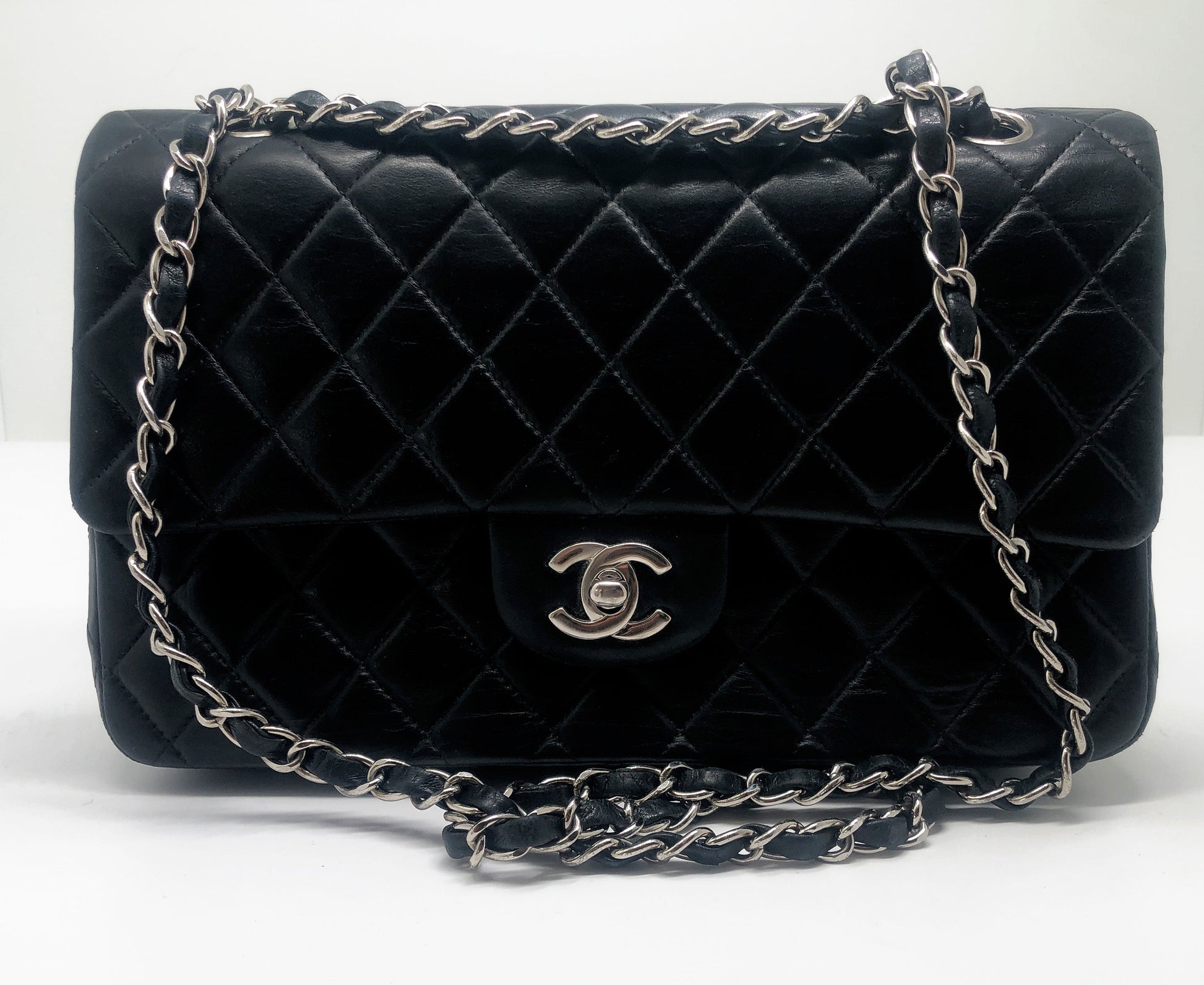 Sac a main Timeless médium 25 cm à double rabat en cuir d'agneau matelassé noir - Soline