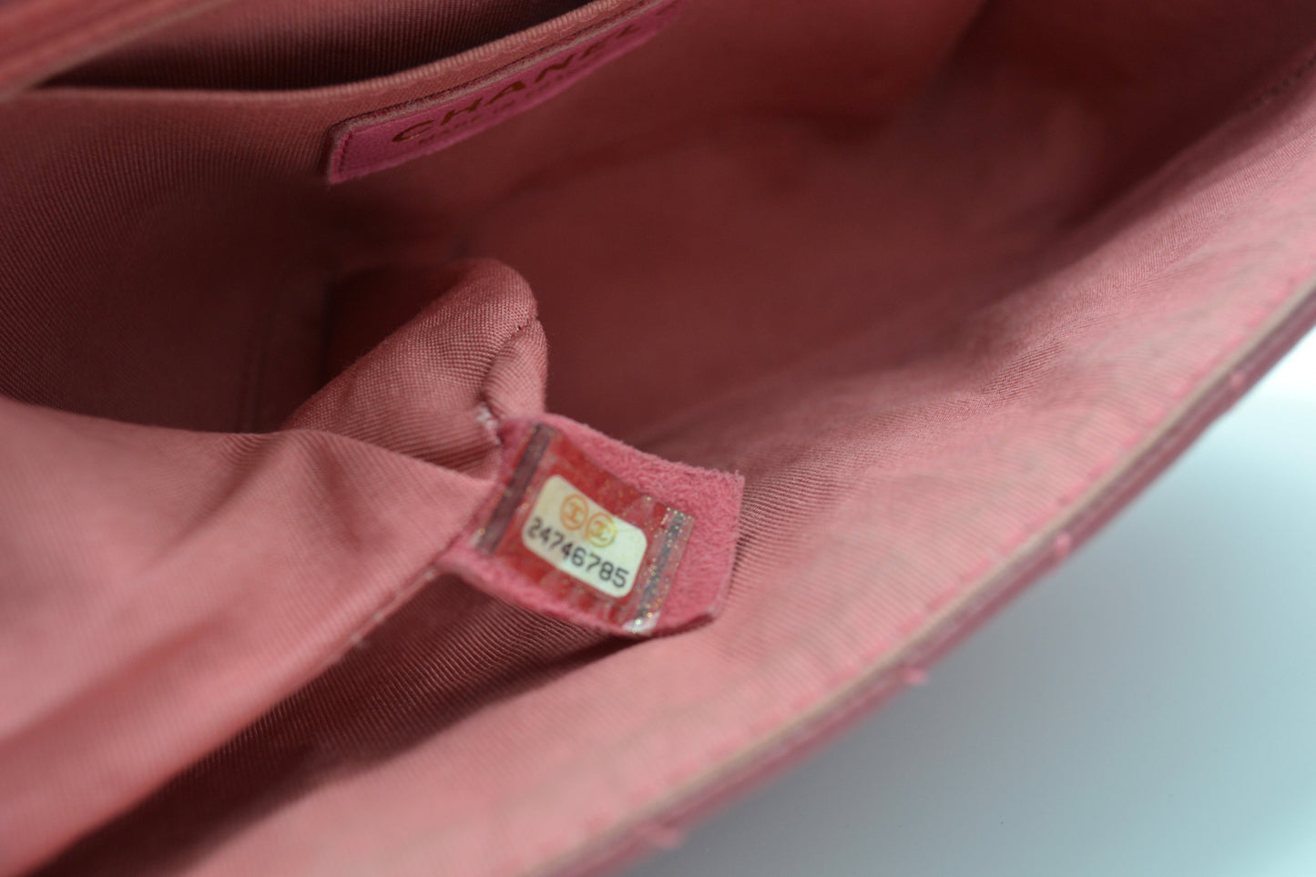 SAC A RABAT EN CUIR DE VEAU CHEVRON ROSE - Soline