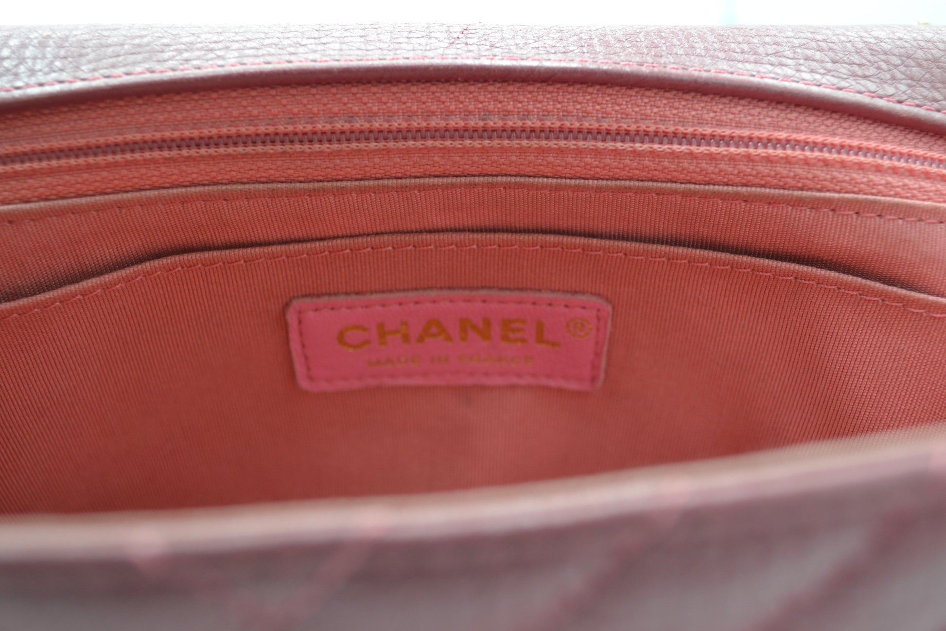 SAC A RABAT EN CUIR DE VEAU CHEVRON ROSE - Soline