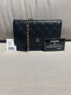 Sac bandoulière Chanel Wallet on Chain en cuir grainé matelassé noir - Soline