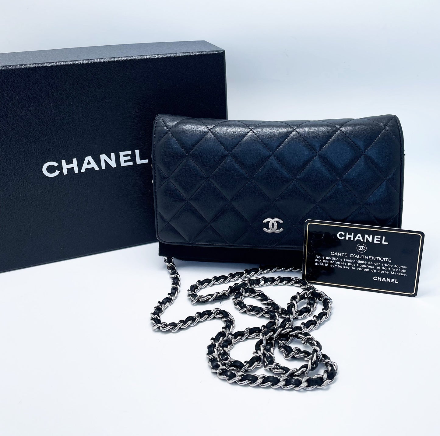 Sac bandoulière wallet on chain (woc) en cuir noir - Soline