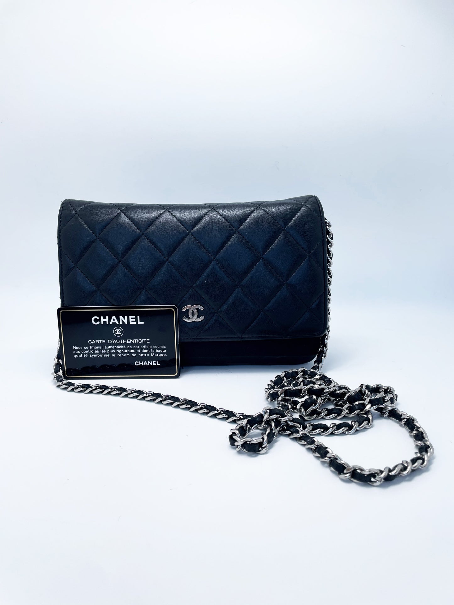 Sac bandoulière wallet on chain (woc) en cuir noir - Soline