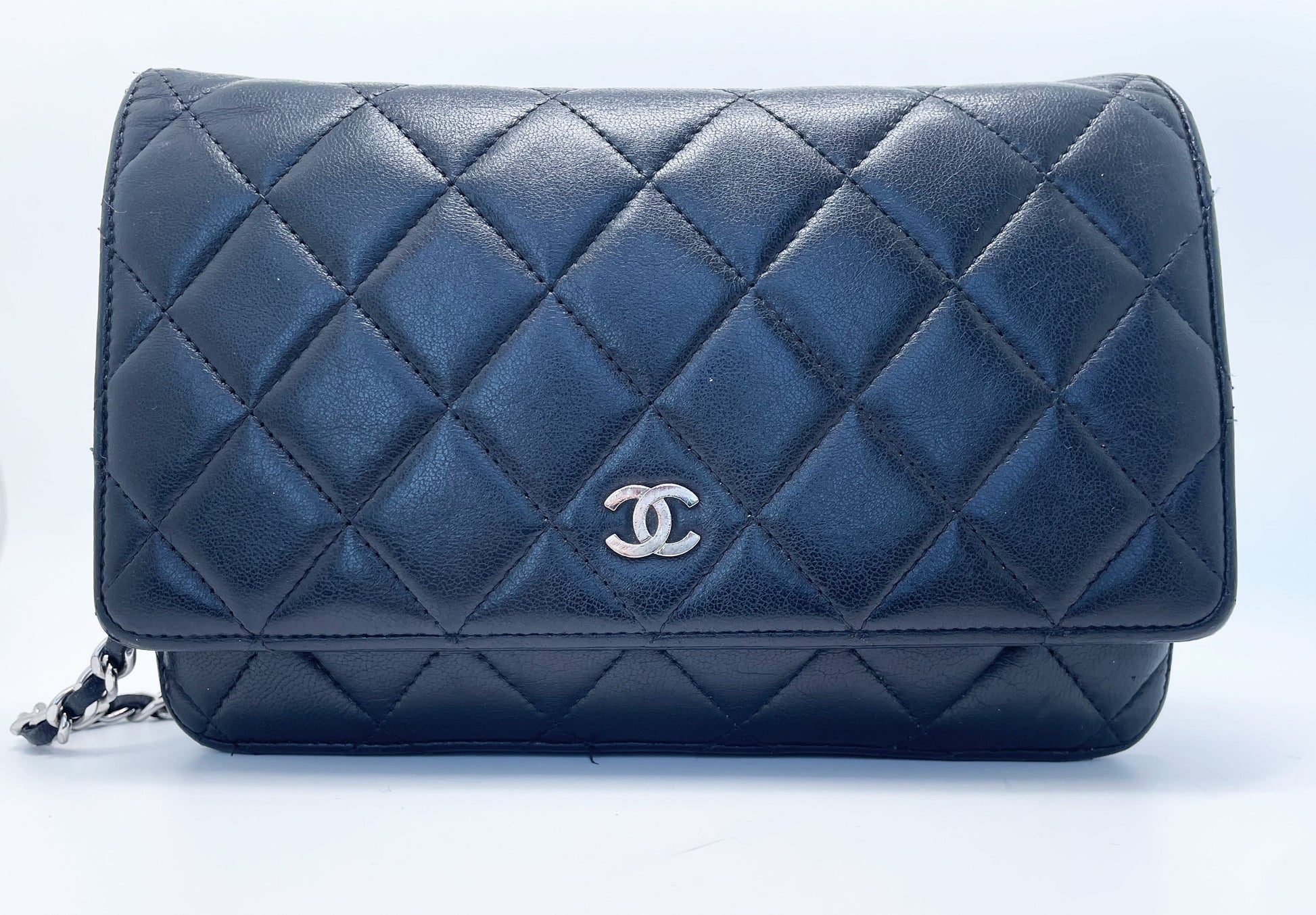 Sac bandoulière wallet on chain (woc) en cuir noir - Soline