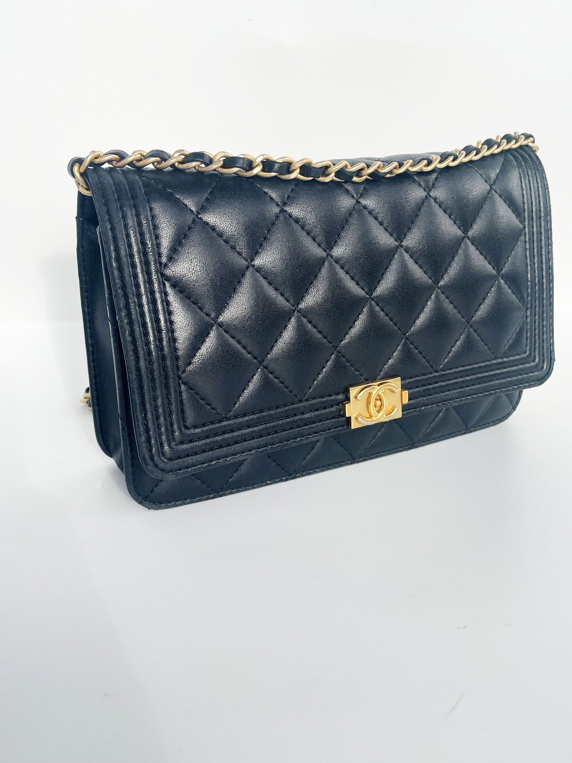Sac Chanel bandoulière wallet on chain (woc) Boy en cuir noir - Soline
