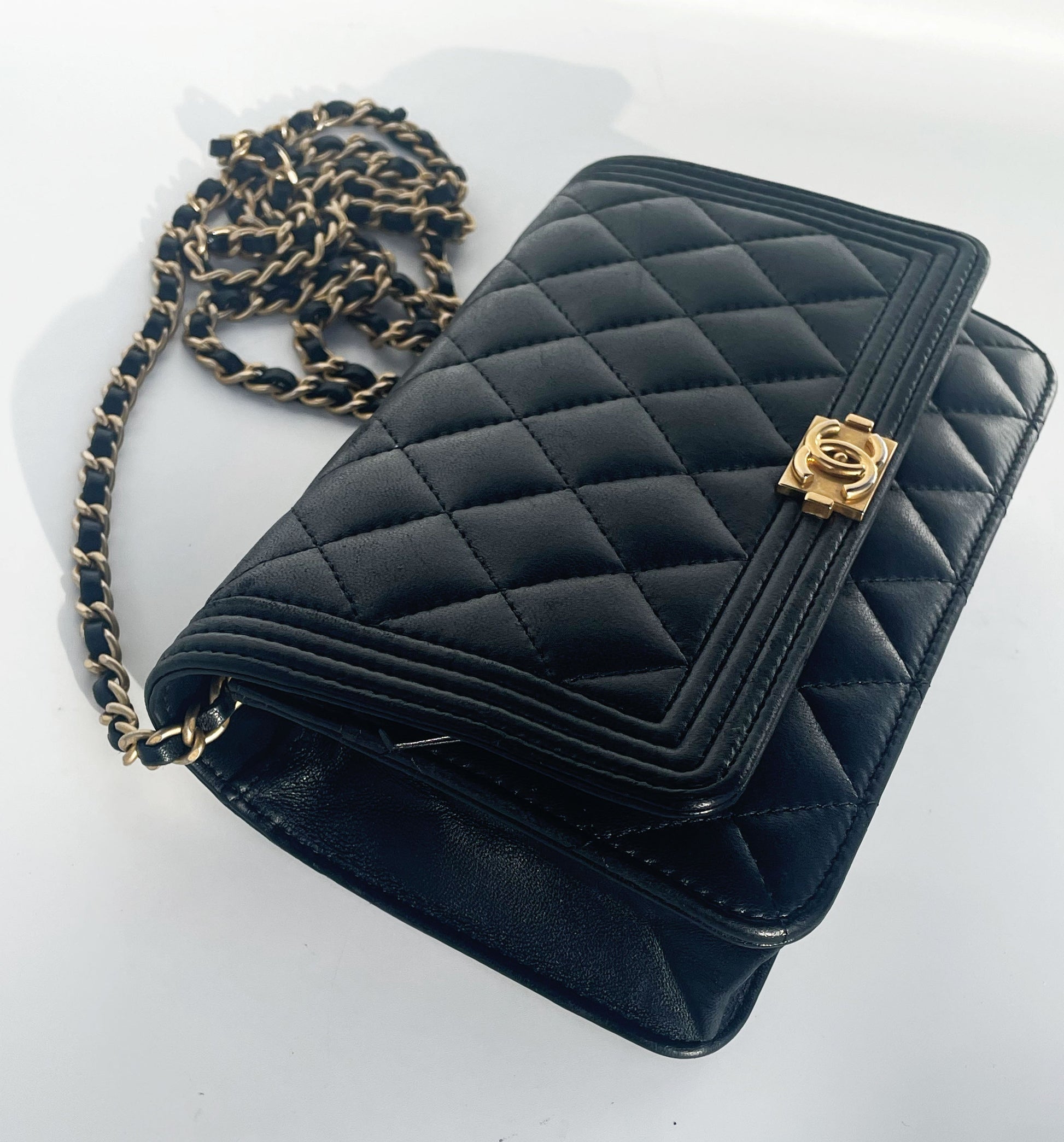 Sac Chanel bandoulière wallet on chain (woc) Boy en cuir noir - Soline
