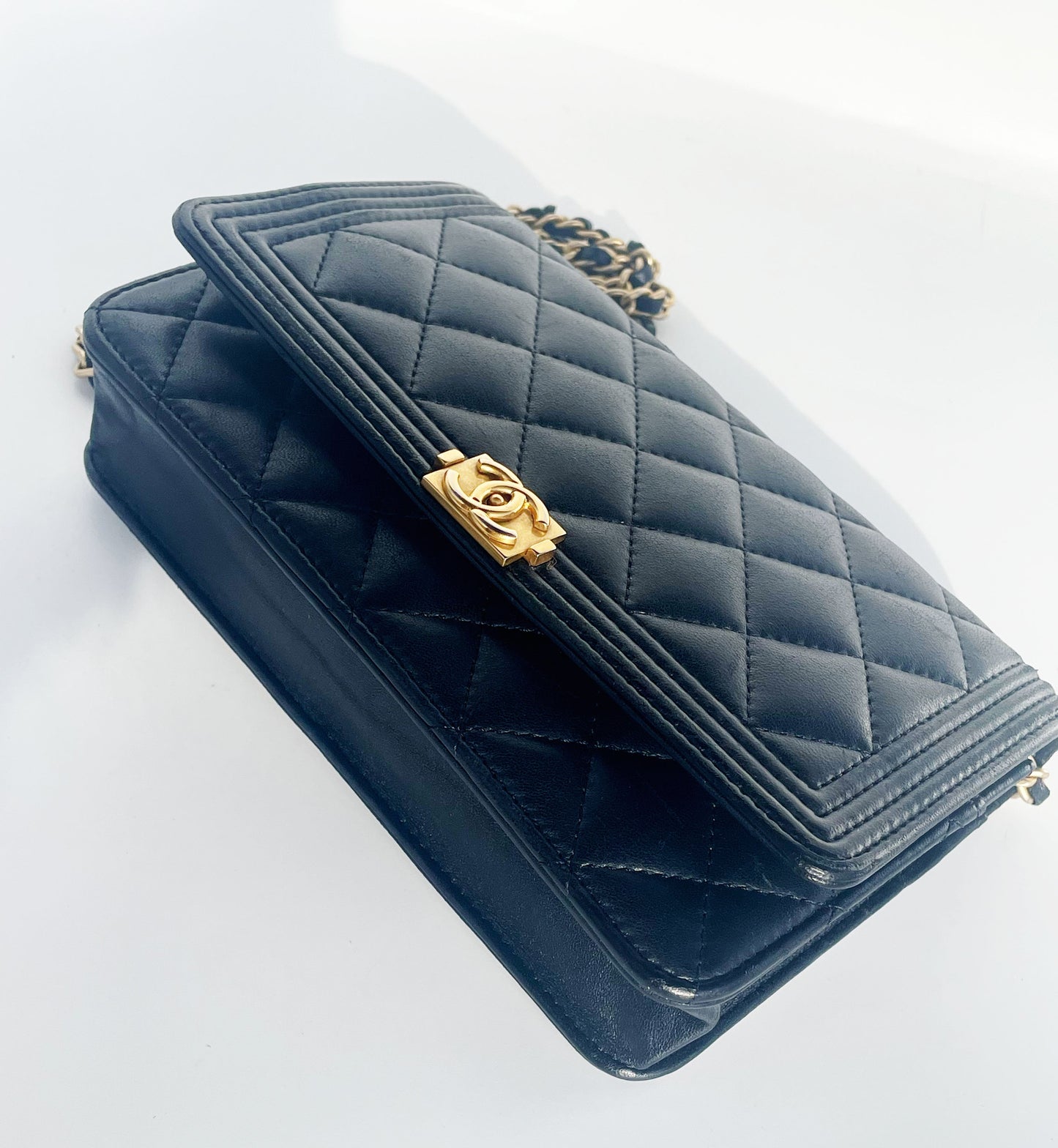 Sac Chanel bandoulière wallet on chain (woc) Boy en cuir noir - Soline