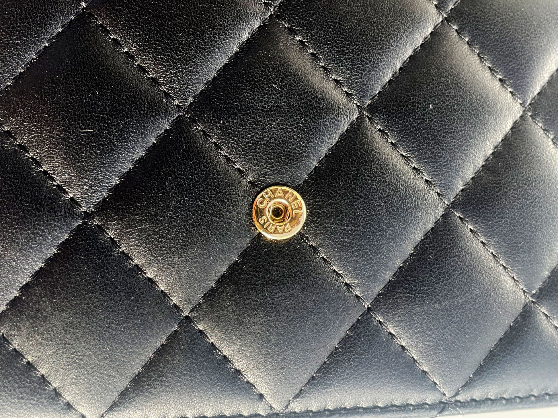 Sac Chanel bandoulière wallet on chain (woc) Boy en cuir noir - Soline