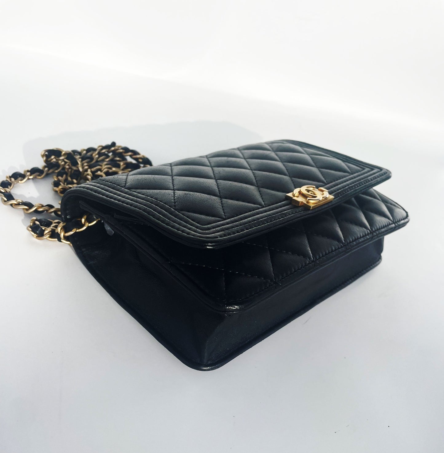 Sac Chanel bandoulière wallet on chain (woc) Boy en cuir noir - Soline