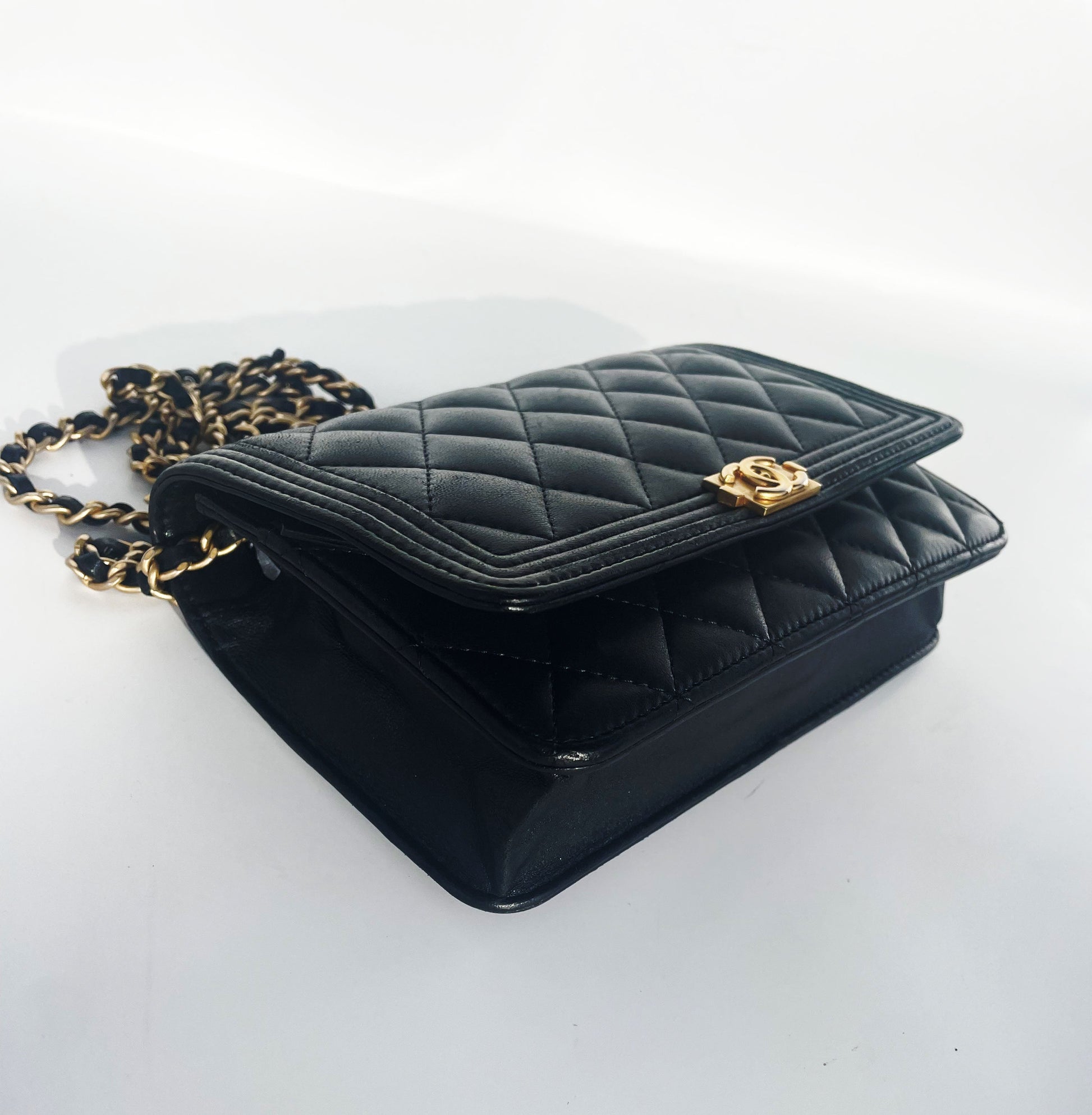 Sac Chanel bandoulière wallet on chain (woc) Boy en cuir noir - Soline