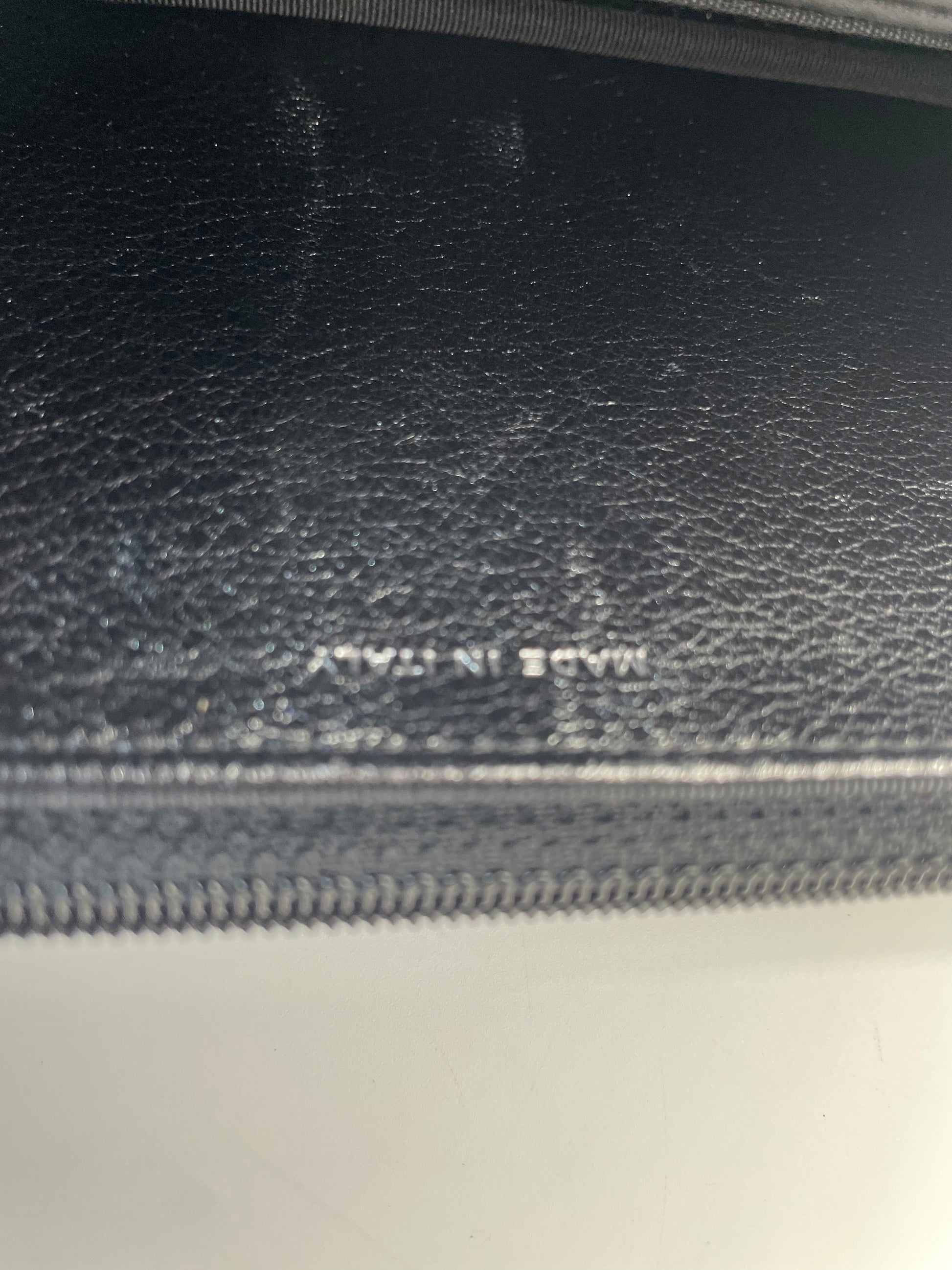 Sac Chanel bandoulière wallet on chain (woc) en cuir perforé noir et argenté - Soline