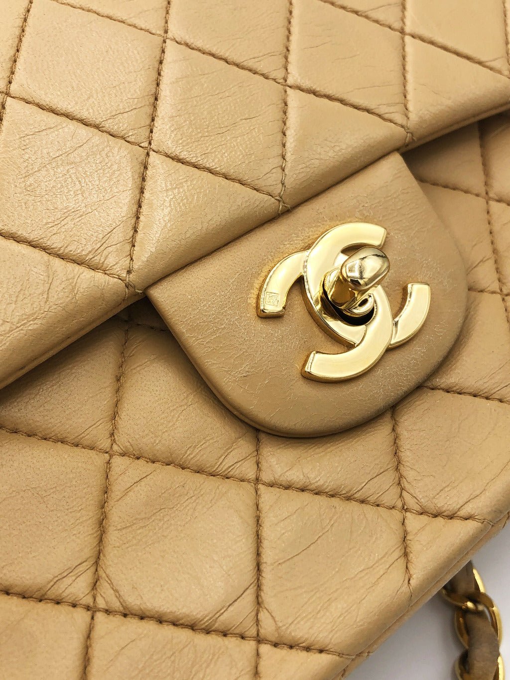 SAC CHANEL BEIGE TIMELESS MINI CUIR D'AGNEAU VINTAGE - Soline