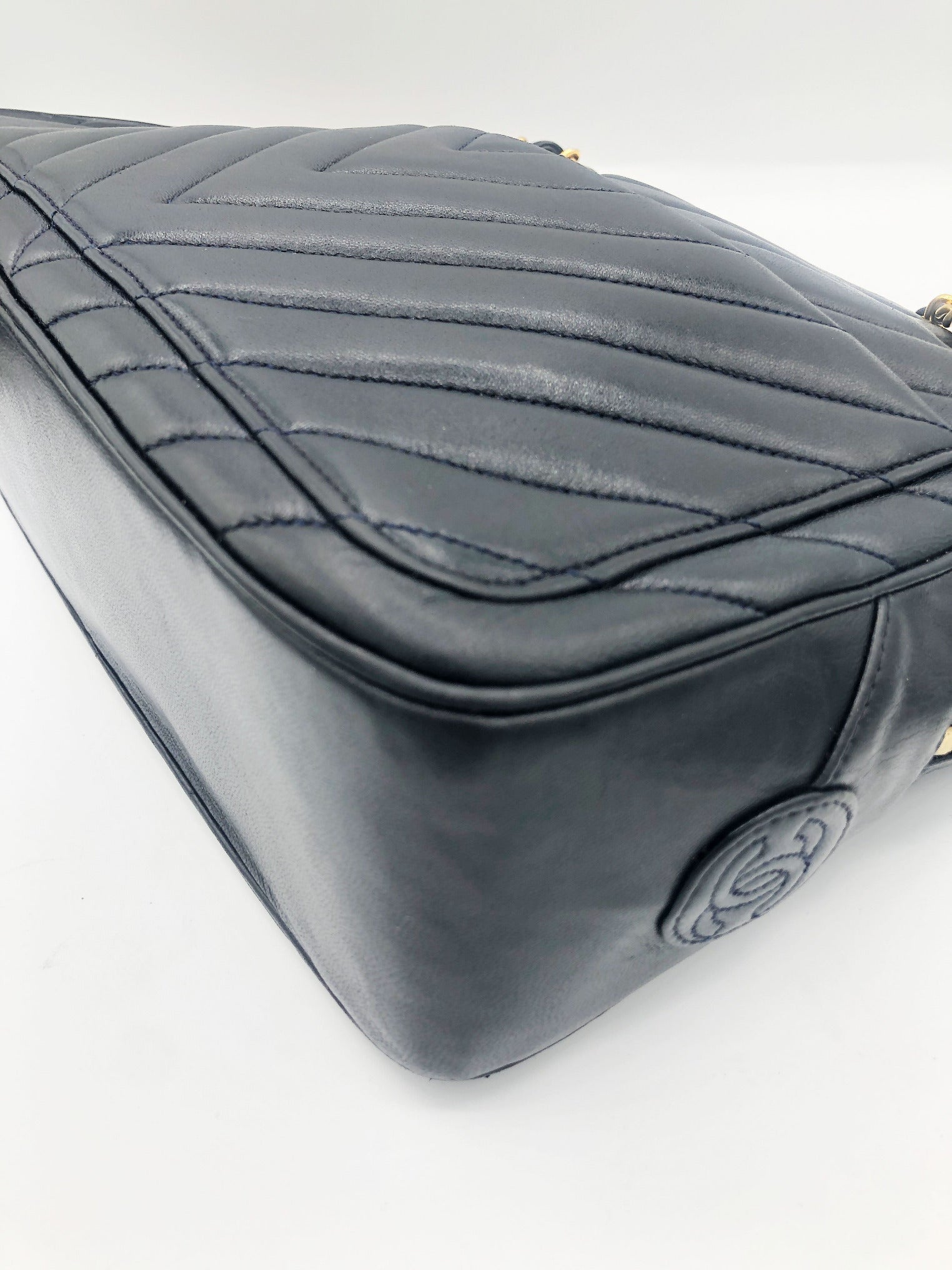 SAC CHANEL CAMERA CHEVRON AGNEAU NOIR - Soline